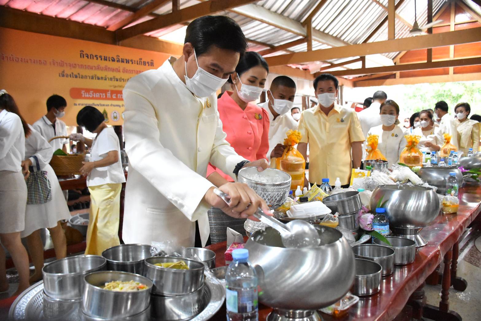 ผู้ว่าราชการจังหวัดพระนครศรีอยุธยา นำข้าราชการและพสกนิกรทุกหมู่เหล่า ร่วมพิธีเจริญพระพุทธมนต์ และทำบุญตักบาตร และปล่อยพันธ์ปลาน้ำจืด ถวายเป็นพระกุศล เฉลิมพระเกียรติ สมเด็จเจ้าฟ้า ฯ กรมพระศรีสวางควัฒน วรขัตติยราชนารี เนื่องในโอกาสวันคล้ายวันประสูติ 4 กรกฎาคม 2566