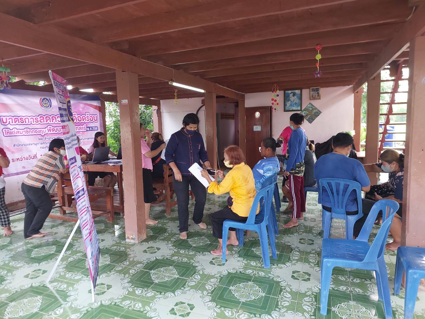 สำนักงานเลขานุการกองทุนพัฒนาบทบาทสตรีจังหวัด หนุนเสริมพัฒนาชุมชนอำเภอ เร่งรัดหนี้สตรี