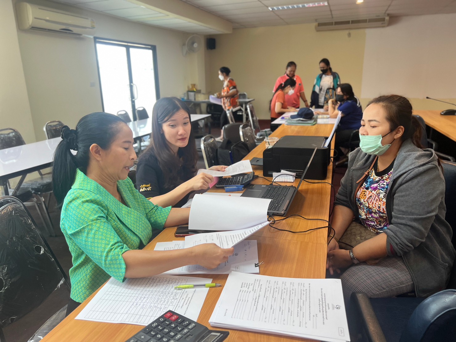 สำนักงานเลขานุการกองทุนพัฒนาบทบาทสตรีจังหวัด เดินหน้าขยายผลหนุนเสริมพัฒนาชุมชนอำเภอ เร่งรัดหนี้สตรี