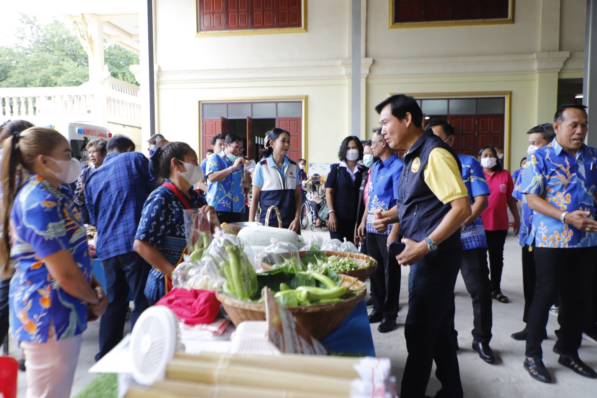 พัฒนาชุมชนอยุธยา ร่วมบูรณาการออกหน่วยเคลื่อนที่ ช่วยเหลือ เยี่ยมเยียนพี่น้องประชาชน “คนอยุธยา..ไม่ทิ้งใครไว้ข้างหลัง” พร้อมเกื้อหนุนโครงการวัดประชารัฐสร้างสุขอย่างยั่งยืน ในพื้นที่อำเภอบางไทร