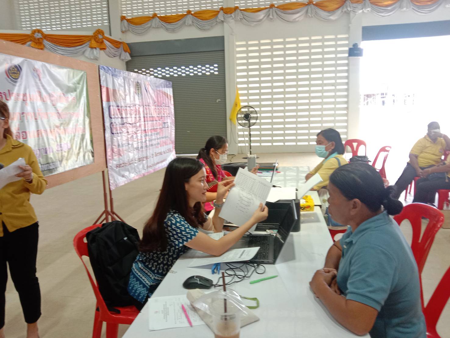 สำนักงานเลขานุการกองทุนพัฒนาบทบาทสตรีจังหวัด จับมือพัฒนาชุมชนอุทัย แก้ไขหนี้กองทุนพัฒนาบทบาทสตรี