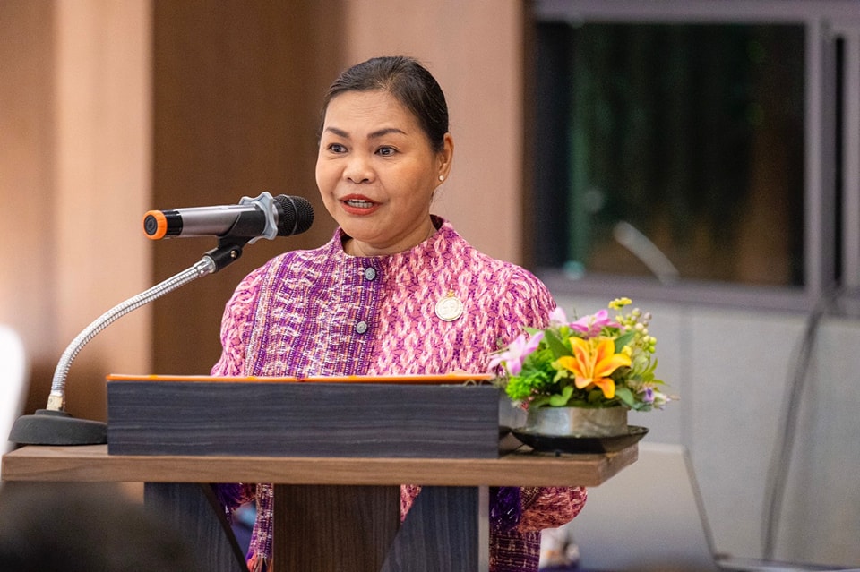 พช.อยุธยา เสริมพลังกรมการพัฒนาชุมชน สนับสนุนเยาวชนรุ่นใหม่สร้างสรรค์ผลงานพัฒนาต่อยอดภูมิปัญญาผลิตภัณฑ์ OTOP สู่สากล