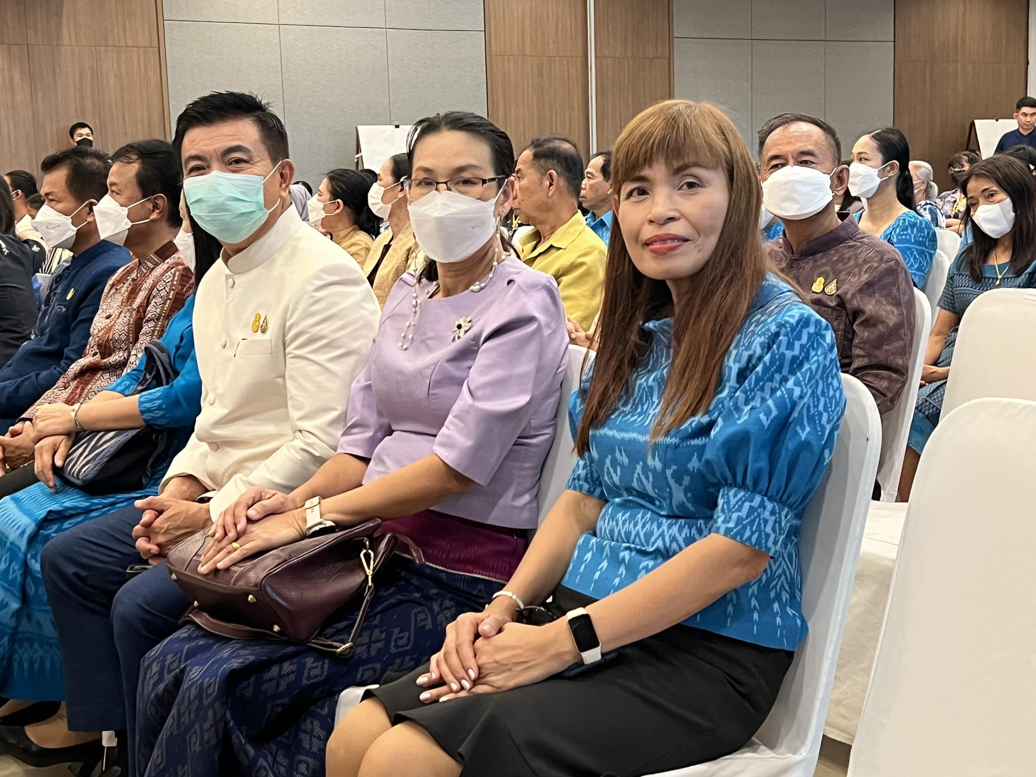 พช.อยุธยา เสริมพลังกรมการพัฒนาชุมชน สนับสนุนเยาวชนรุ่นใหม่สร้างสรรค์ผลงานพัฒนาต่อยอดภูมิปัญญาผลิตภัณฑ์ OTOP สู่สากล