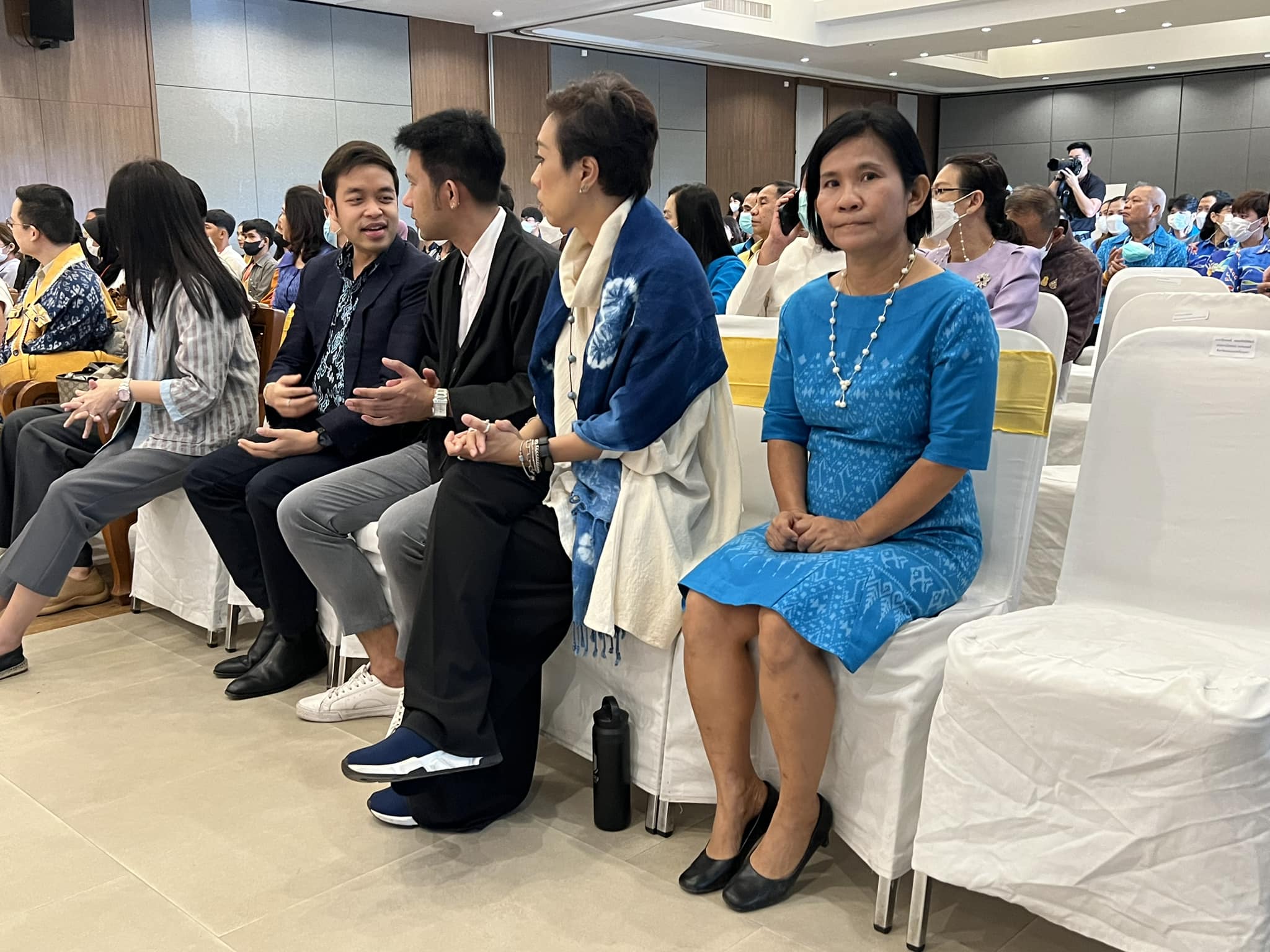 พช.อยุธยา เสริมพลังกรมการพัฒนาชุมชน สนับสนุนเยาวชนรุ่นใหม่สร้างสรรค์ผลงานพัฒนาต่อยอดภูมิปัญญาผลิตภัณฑ์ OTOP สู่สากล