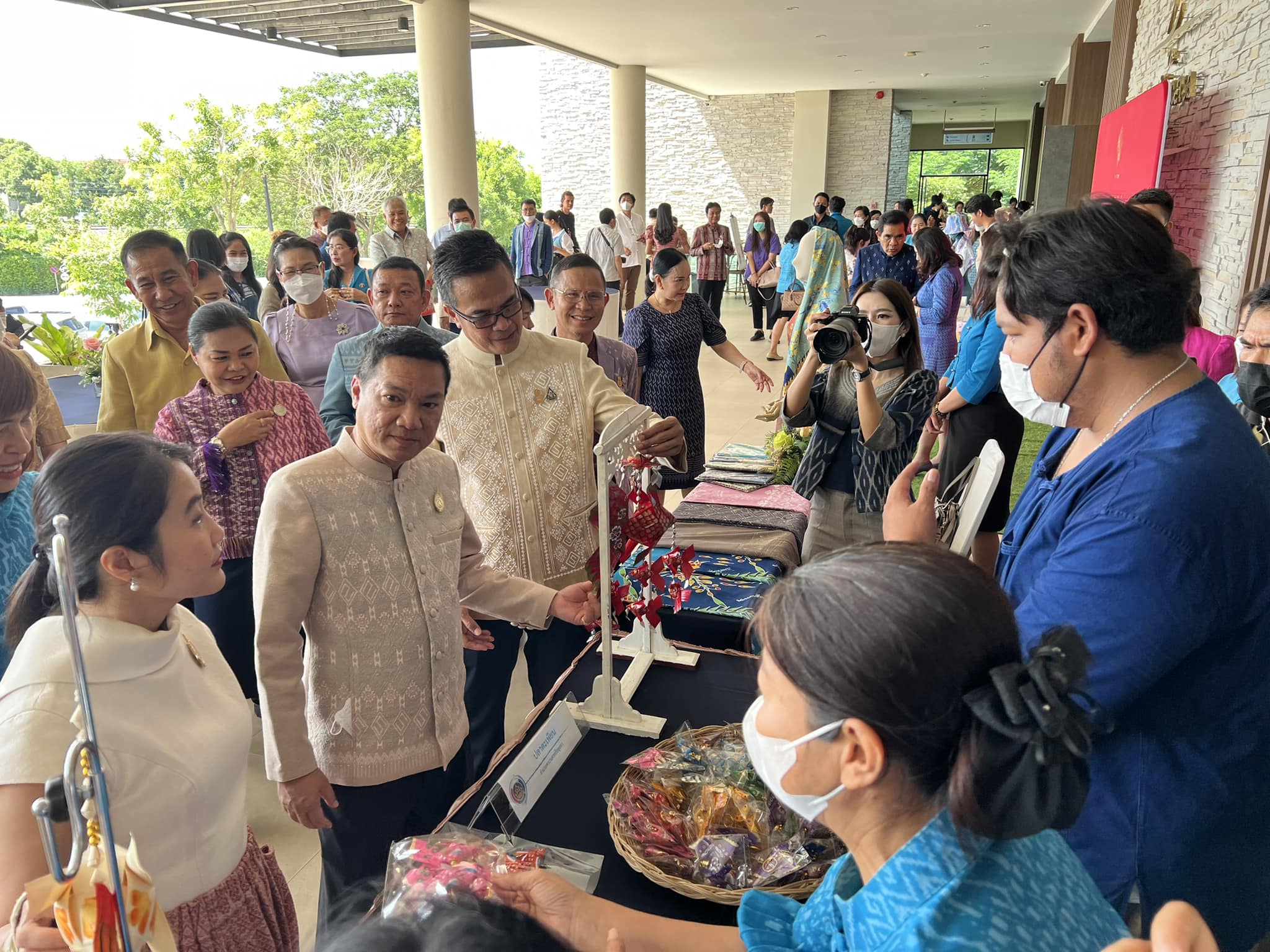 พช.อยุธยา เสริมพลังกรมการพัฒนาชุมชน สนับสนุนเยาวชนรุ่นใหม่สร้างสรรค์ผลงานพัฒนาต่อยอดภูมิปัญญาผลิตภัณฑ์ OTOP สู่สากล