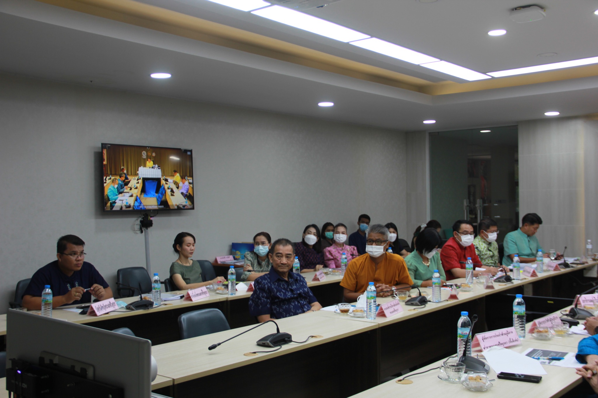 ผู้ว่าฯ อยุธยา จับมือพัฒนาชุมชนจังหวัดอยุธยา ประชุมขับเคลื่อนและติดตามผลการดำเนินงานตามนโยบายของรัฐบาล และภารกิจสำคัญของปลัดกระทรวงมหาดไทย ผ่านระบบวิดีทัศน์ทางไกล (VCS)