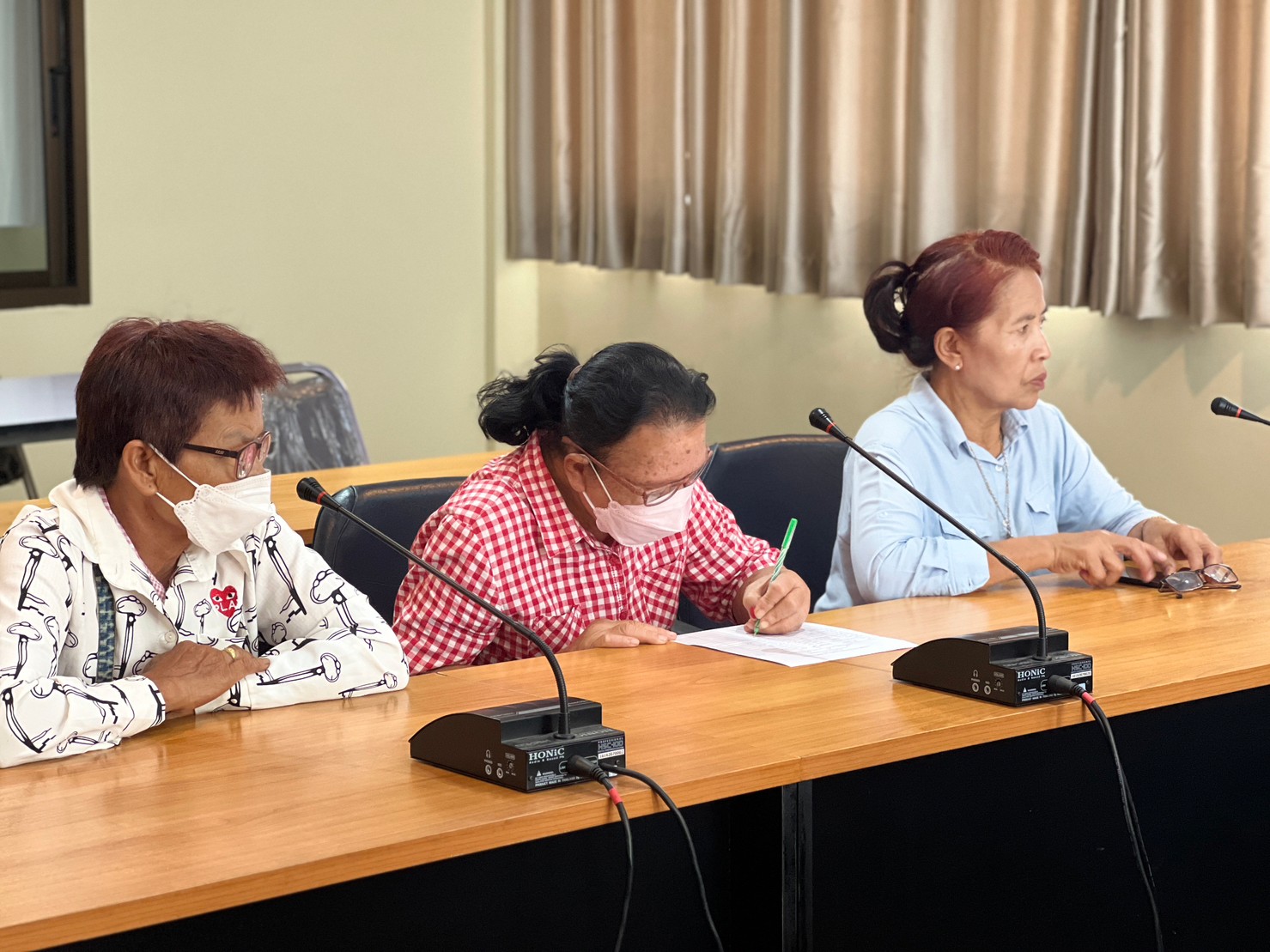 สำนักงานเลขานุการกองทุนพัฒนาบทบาทสตรีจังหวัด เดินหน้าขยายผลหนุนเสริมพัฒนาชุมชนอำเภอ เร่งรัดหนี้สตรี