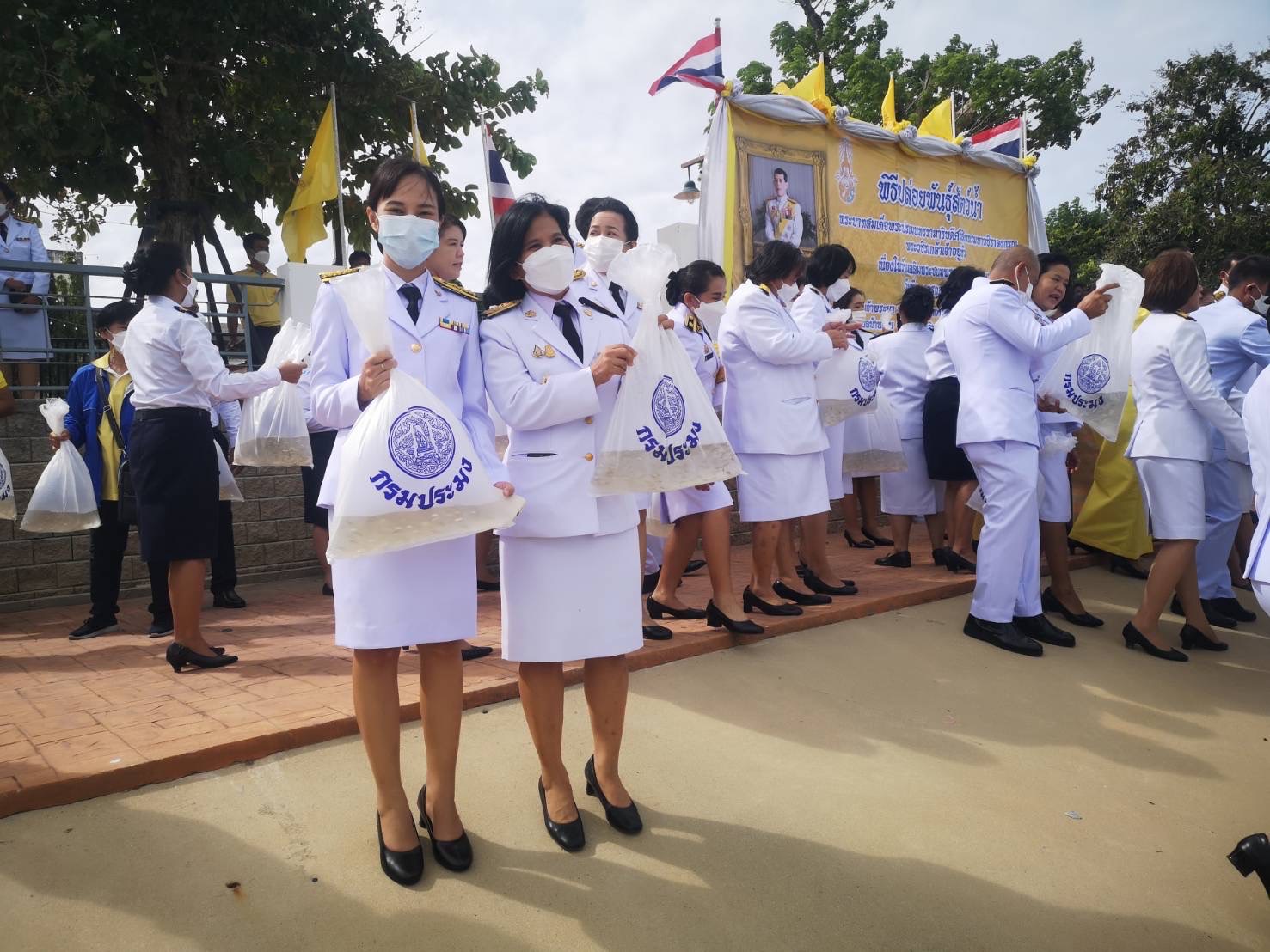 พัฒนาชุมชนจังหวัดพระนครศรีอยุธยา ร่วมพิธีลงนามถวายพระพรชัยมงคล เนื่องในโอกาสวันเฉลิมพระชนมพรรษา 28 กรกฏาคม 2566