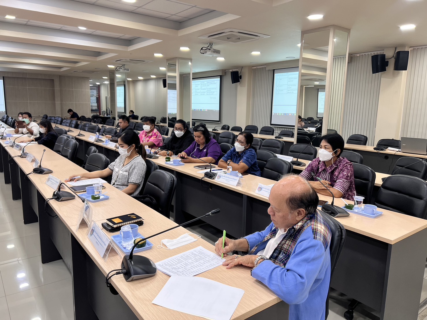 การประชุม “คณะทำงานสนับสนุนการขับเคลื่อนเศรษฐกิจฐานรากและประชารัฐระดับจังหวัด”