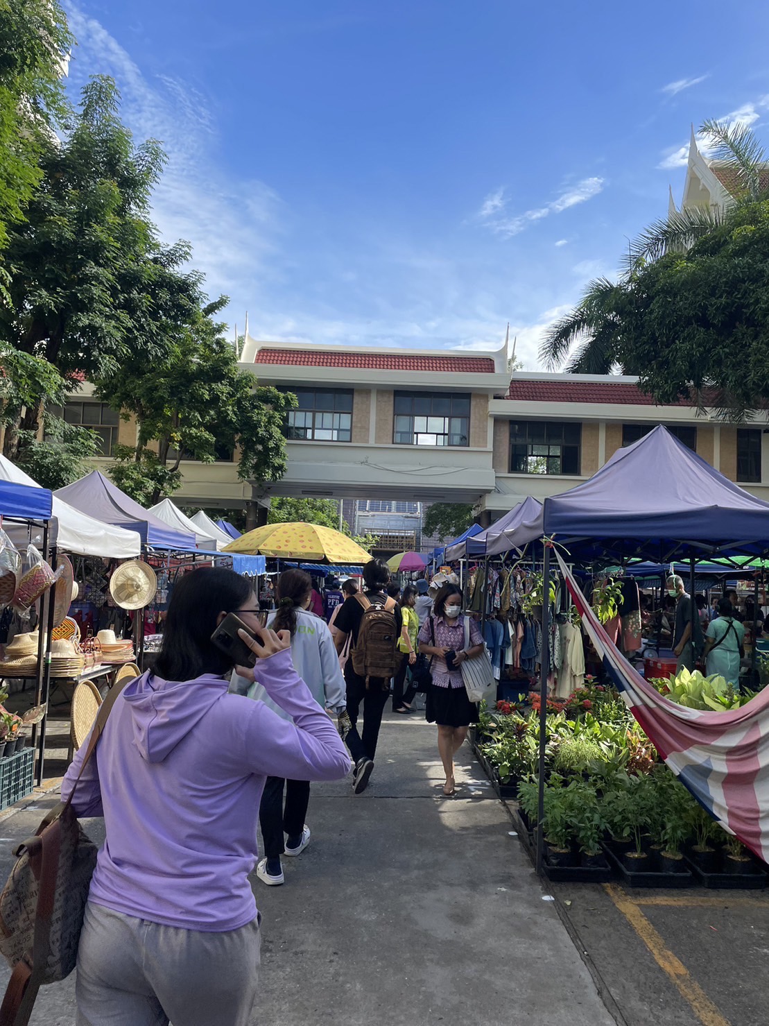 กิจกรรมส่งเสริมการขาย “ตลาดนัดคนไทยยิ้มได้” (ขายทุกวันอังคาร) ศาลากลางจังหวัดพระนครศรีอยุธยา