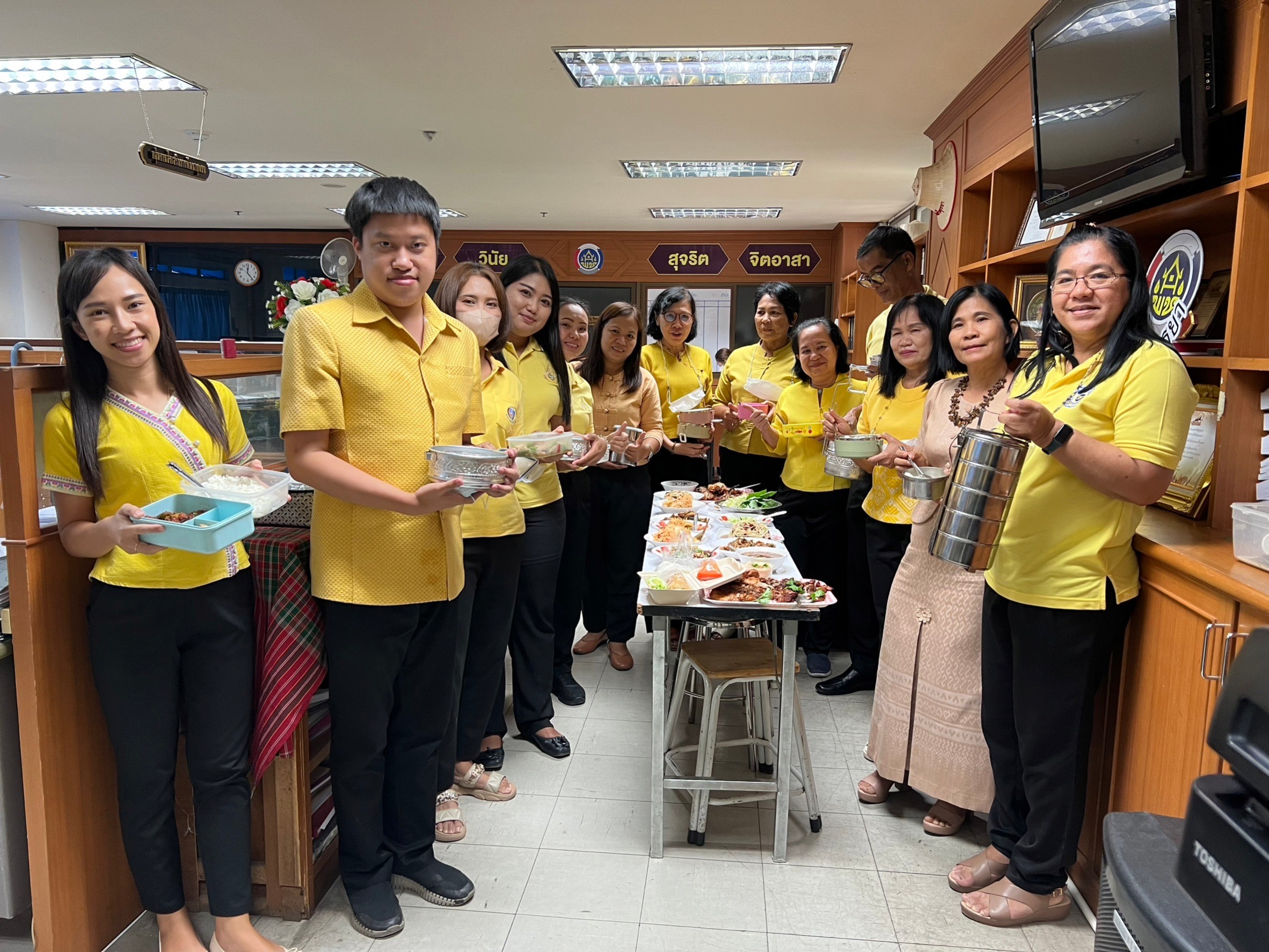พัฒนาการจังหวัดอยุธยา จับมือบุคลากร จัดกิจกรรม After Party ห่อข้าว หิ้วปิ่นโต ทานข้าวกลางวันร่วมกัน