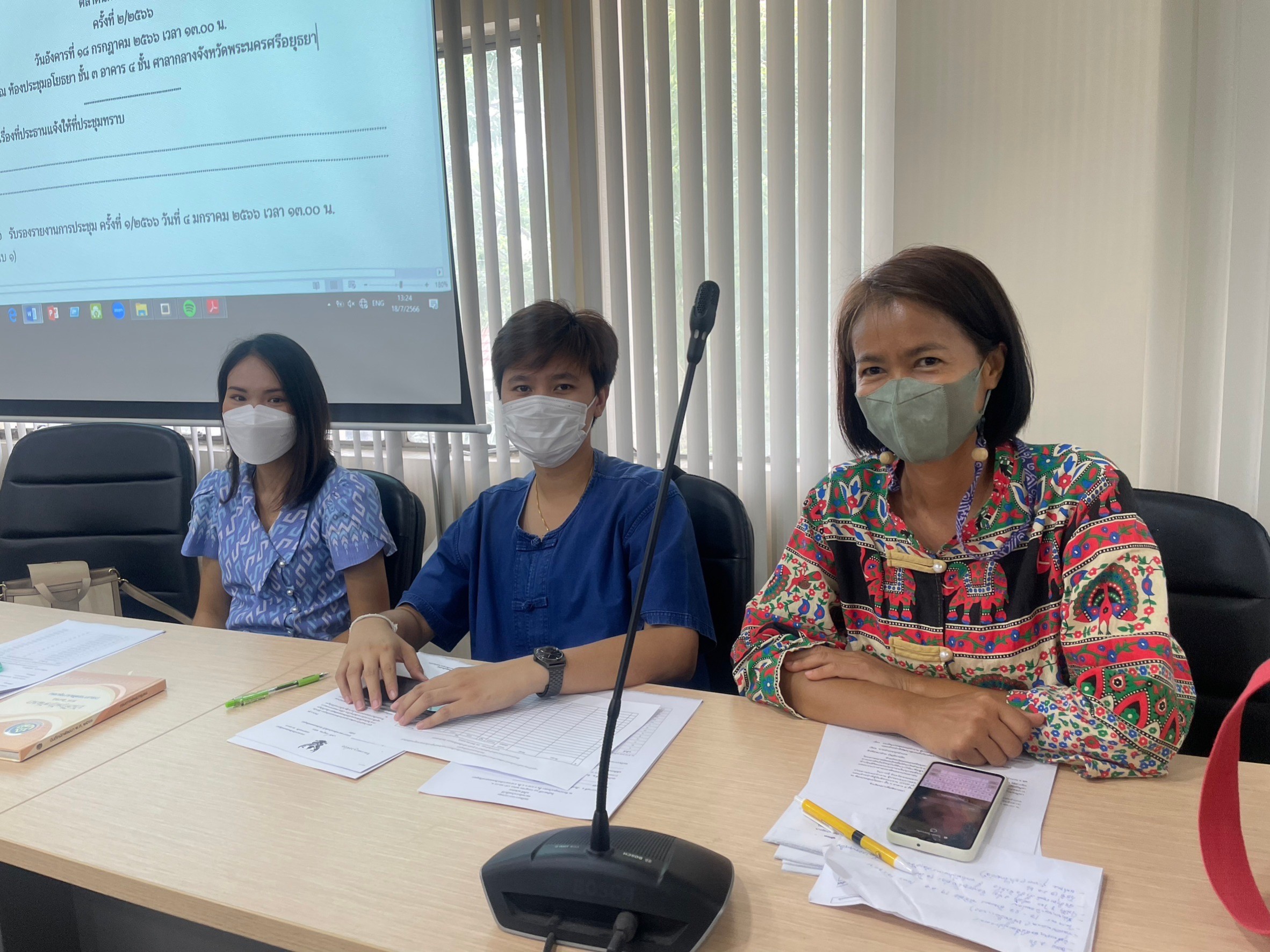 พช.อยุธยา จัด “ตลาดนัดคนไทยยิ้มได้” สนับสนุนผู้ประกอบการ OTOP