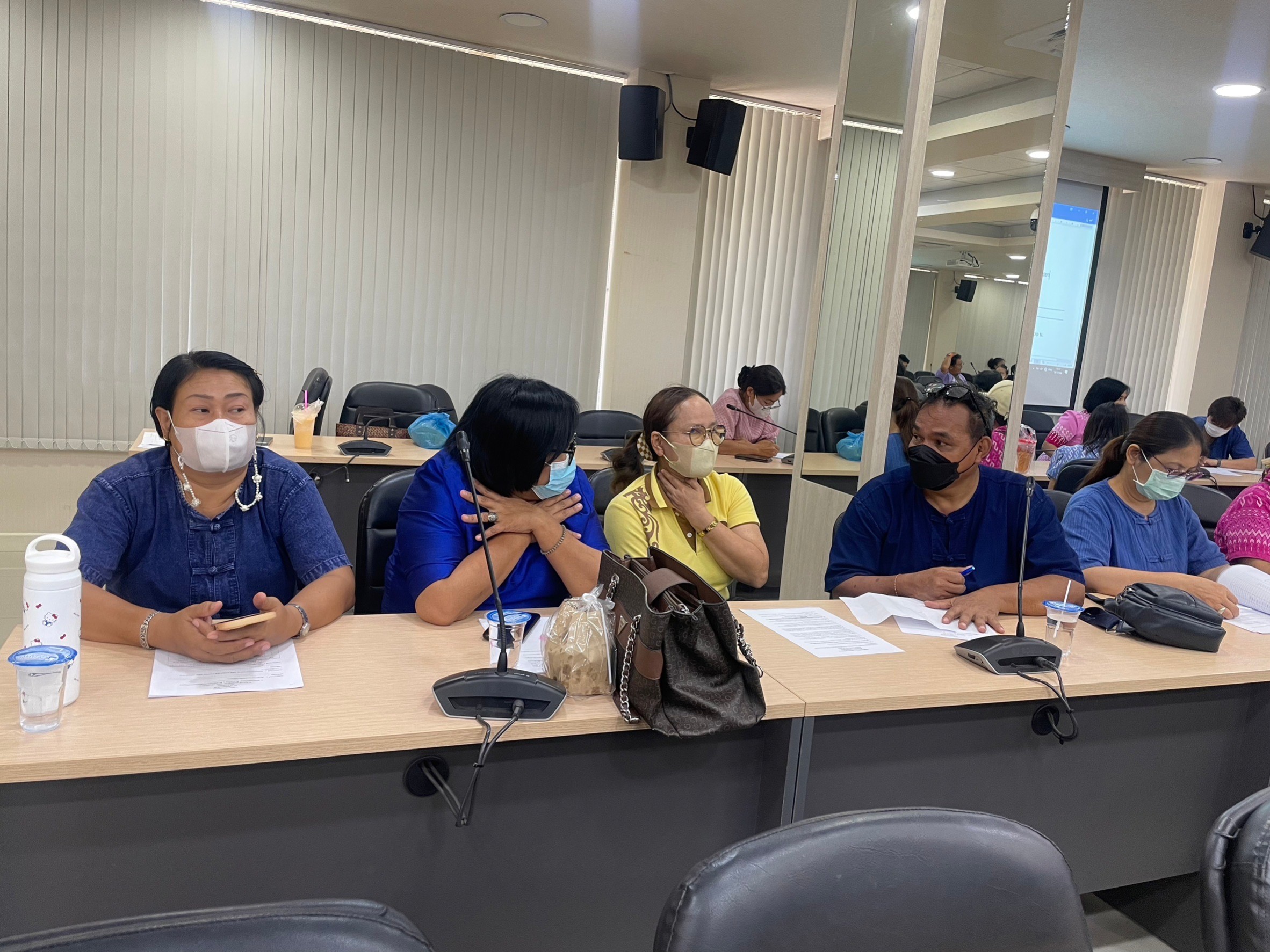 พช.อยุธยา จัด “ตลาดนัดคนไทยยิ้มได้” สนับสนุนผู้ประกอบการ OTOP