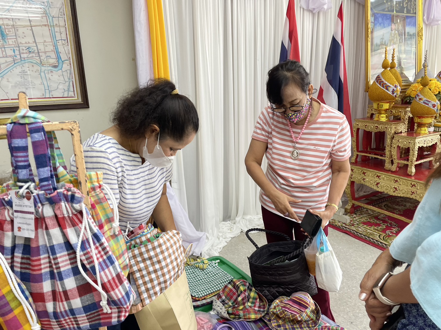 พช.อยุธยา เพิ่มช่องทางจำหน่ายสินค้า OTOP มุ่งเป้าเพิ่มรายได้ 10%