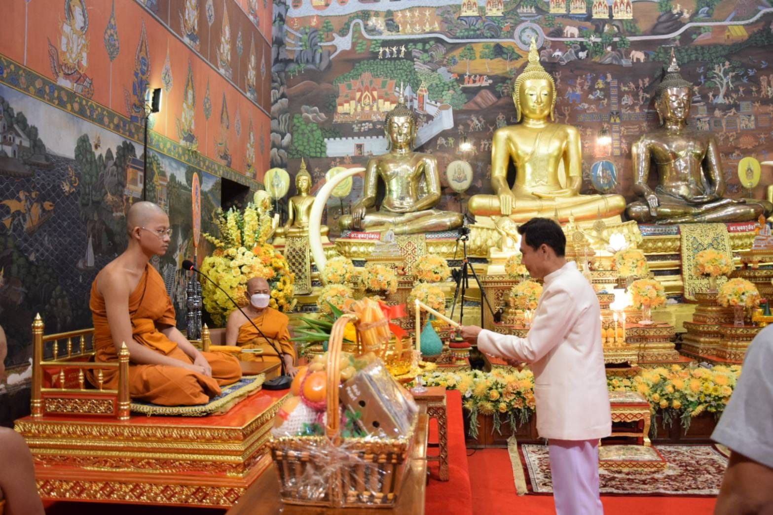 คณะสงฆ์อยุธยา นำข้าราชการ พ่อค้า ประชาชน จัดกิจกรรมและประกอบพิธีเวียนเทียน