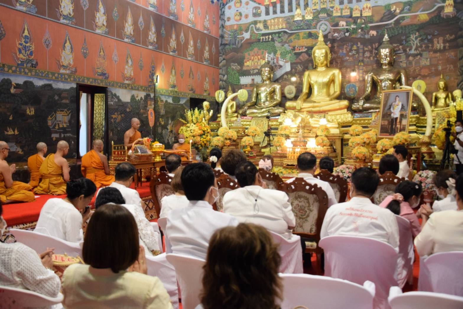 คณะสงฆ์อยุธยา นำข้าราชการ พ่อค้า ประชาชน จัดกิจกรรมและประกอบพิธีเวียนเทียน