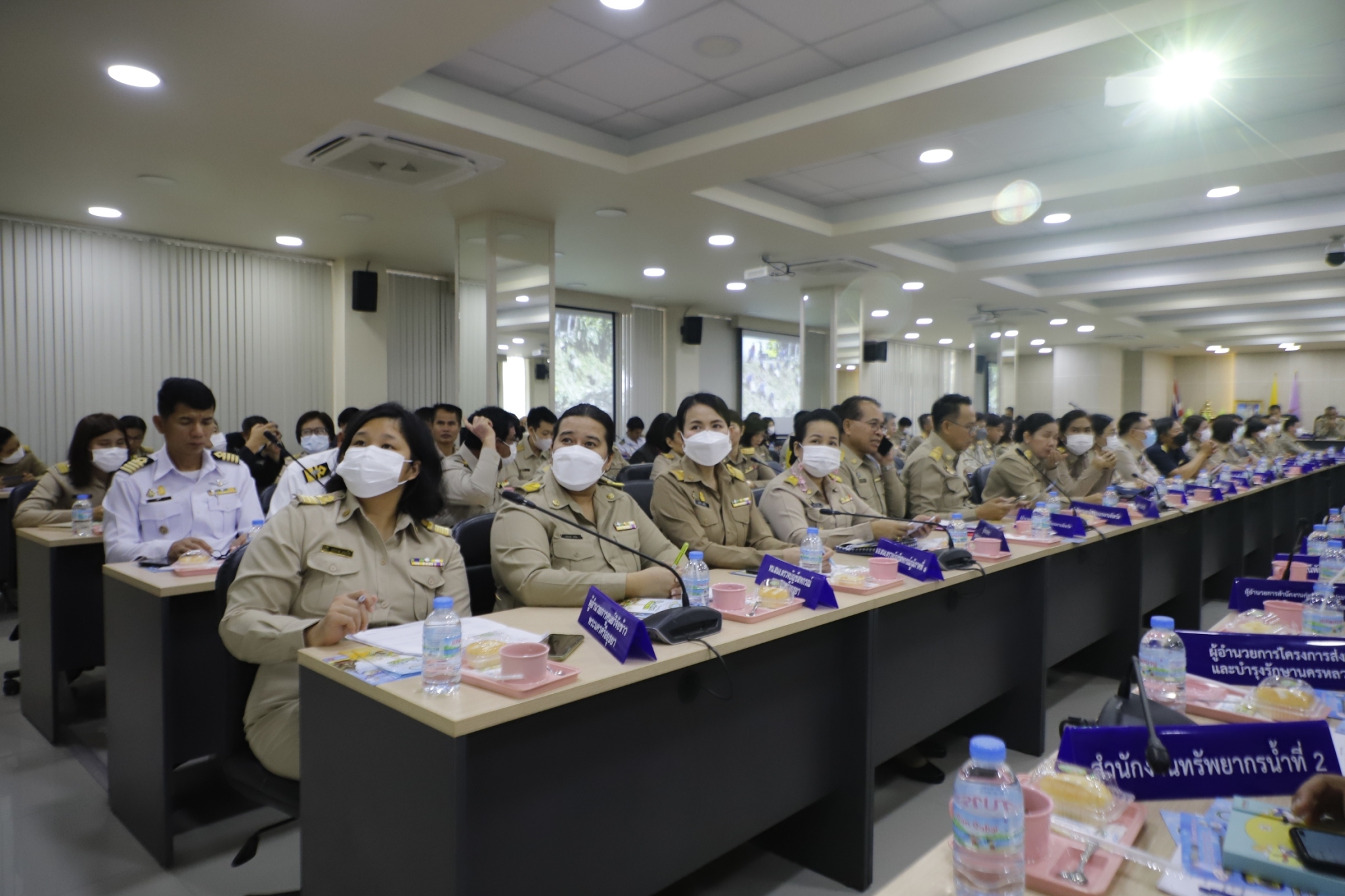 ผู้ว่าราชการจังหวัดพระนครศรีอยุธยา เป็นประธานการประชุมคณะกรมการจังหวัด และหัวหน้าส่วนราชการ เน้นอำเภอที่มีแนวโน้มการระบาดของไข้เลือดออก เร่งประชุมวางแผนระงับยับยั้ง พร้อมรณรงค์ป้องกันและควบคุมโรคยึดหลัก 3 3 1 5 6 ร 3 เก็บ 3 ป้อง