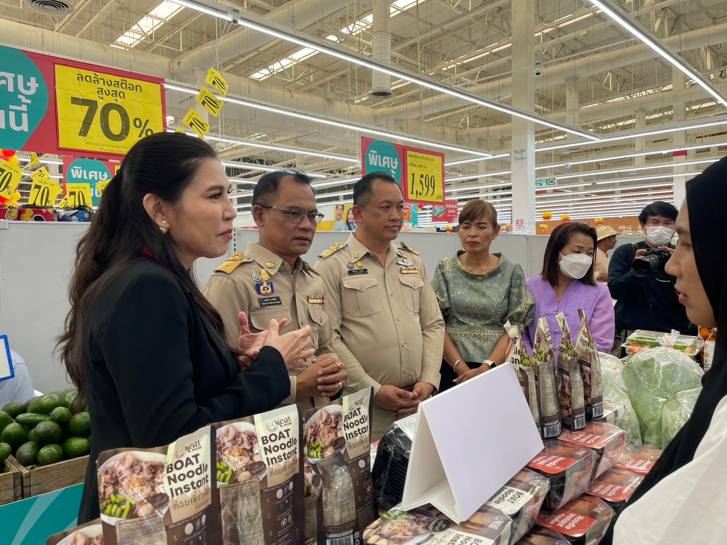 ยกขบวน OTOP อยุธยา เปิด “ตลาดนัด SME สัญจร”