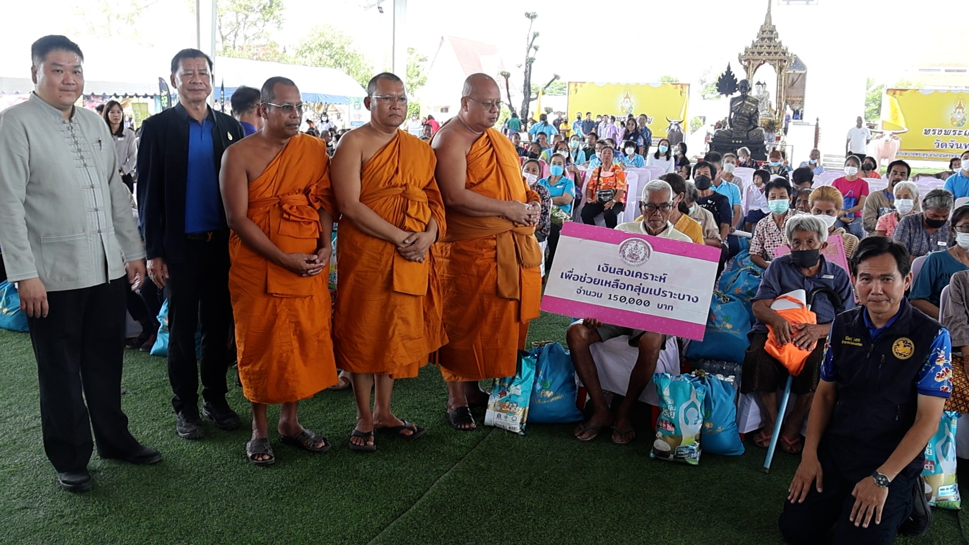 พช.อยุธยา สนับสนุนโครงการ “1 คน 1 ต้น เพื่อคนอยุธยา” เพื่อคนอยุธยาขับเคลื่อนบทบาทการเกื้อหนุนระหว่างวัดและชุมชนให้มีความสุขอย่างยั่งยืน ในพื้นที่อำเภอนครหลวง