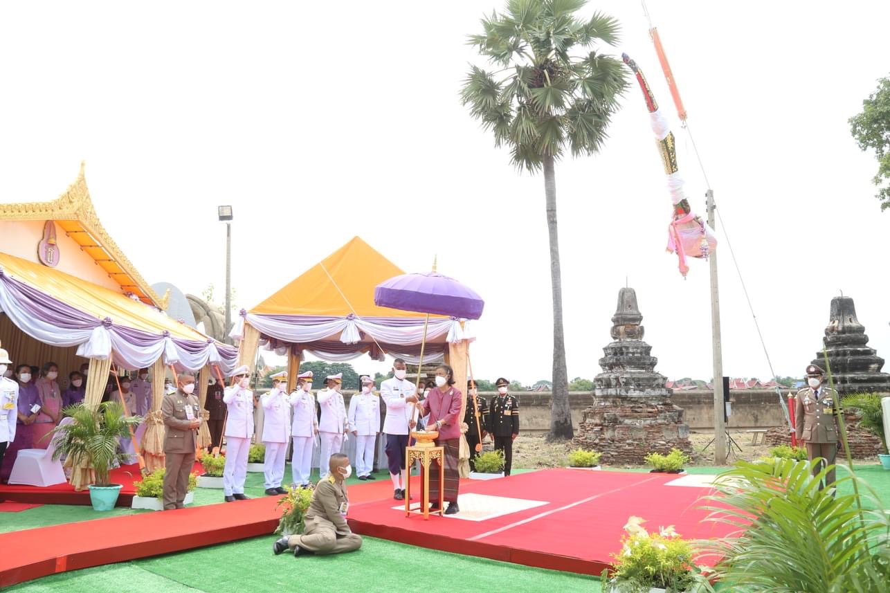 สมเด็จพระกนิษฐาธิราชเจ้า กรมสมเด็จพระเทพรัตนราชสุดาฯ สยามบรมราชกุมารี เสด็จพระราชดำเนินทรงประกอบพิธียกช่อฟ้าพระอุโบสถ และทรงเททองหล่อพระพุทธธรรมมิ่งมงคลรัตนโกฏิราช จำลอง ณ วัดโปรดสัตว์ จังหวัดพระนครศรีอยุธยา