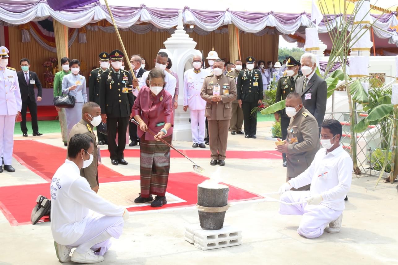 สมเด็จพระกนิษฐาธิราชเจ้า กรมสมเด็จพระเทพรัตนราชสุดาฯ สยามบรมราชกุมารี เสด็จพระราชดำเนินทรงประกอบพิธียกช่อฟ้าพระอุโบสถ และทรงเททองหล่อพระพุทธธรรมมิ่งมงคลรัตนโกฏิราช จำลอง ณ วัดโปรดสัตว์ จังหวัดพระนครศรีอยุธยา