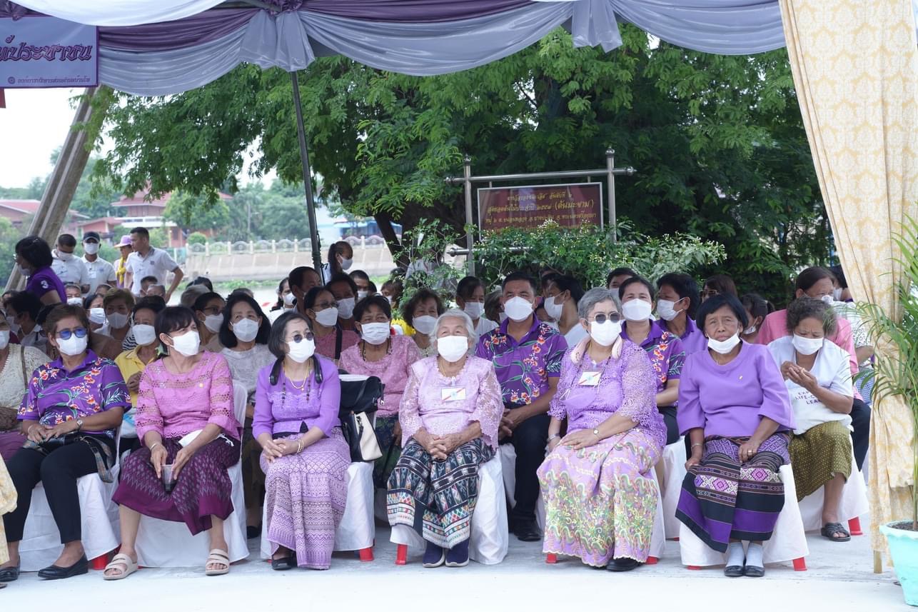 สมเด็จพระกนิษฐาธิราชเจ้า กรมสมเด็จพระเทพรัตนราชสุดาฯ สยามบรมราชกุมารี เสด็จพระราชดำเนินทรงประกอบพิธียกช่อฟ้าพระอุโบสถ และทรงเททองหล่อพระพุทธธรรมมิ่งมงคลรัตนโกฏิราช จำลอง ณ วัดโปรดสัตว์ จังหวัดพระนครศรีอยุธยา