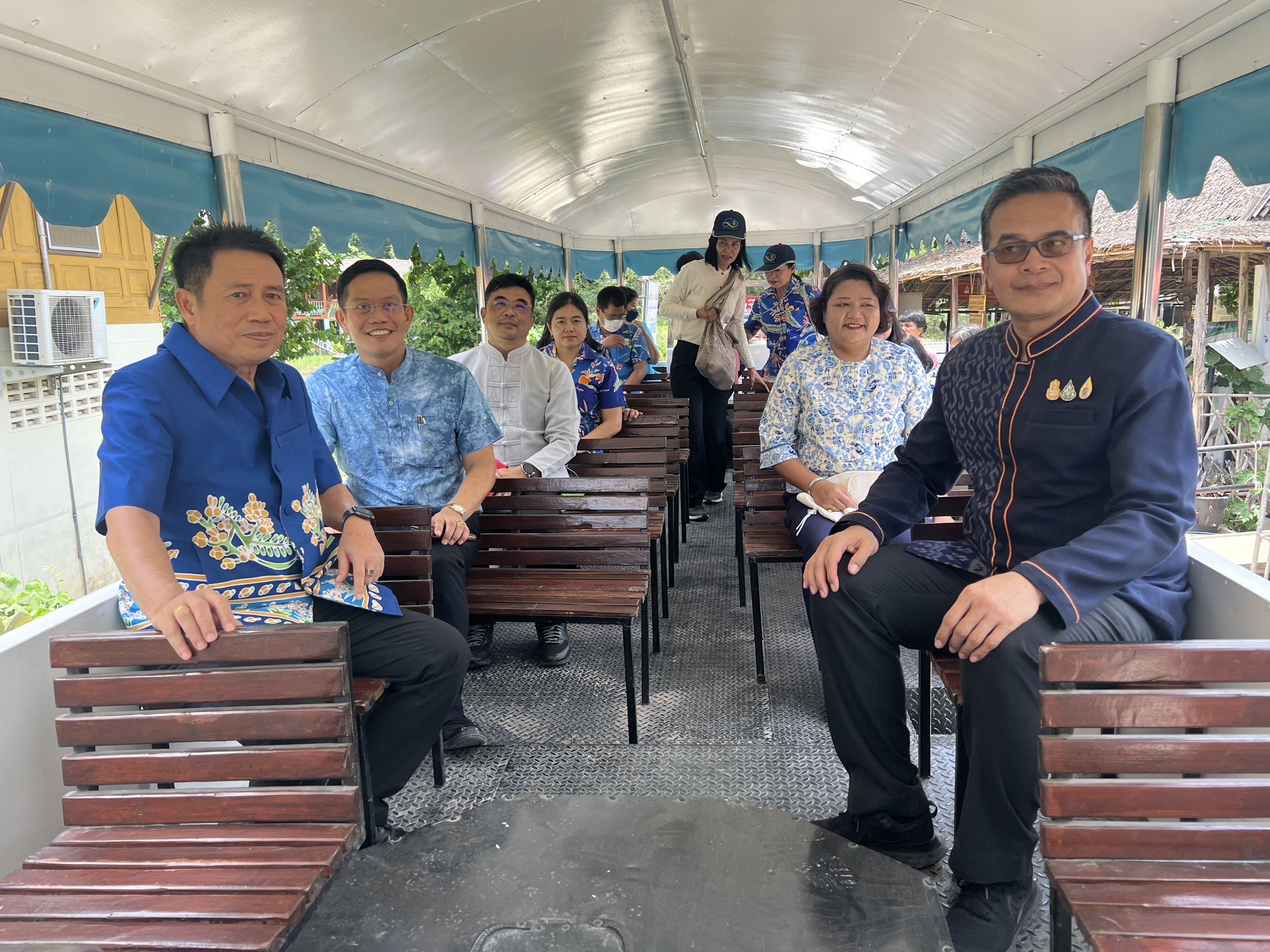 พช.อยุธยา ส่งเสริมและอนุรักษ์การปลูกต้นไม้ประจำจังหวัด (ต้นหมัน) และปลูกผักสวนครัวเพื่อสร้างความมั่นคงทางอาหาร