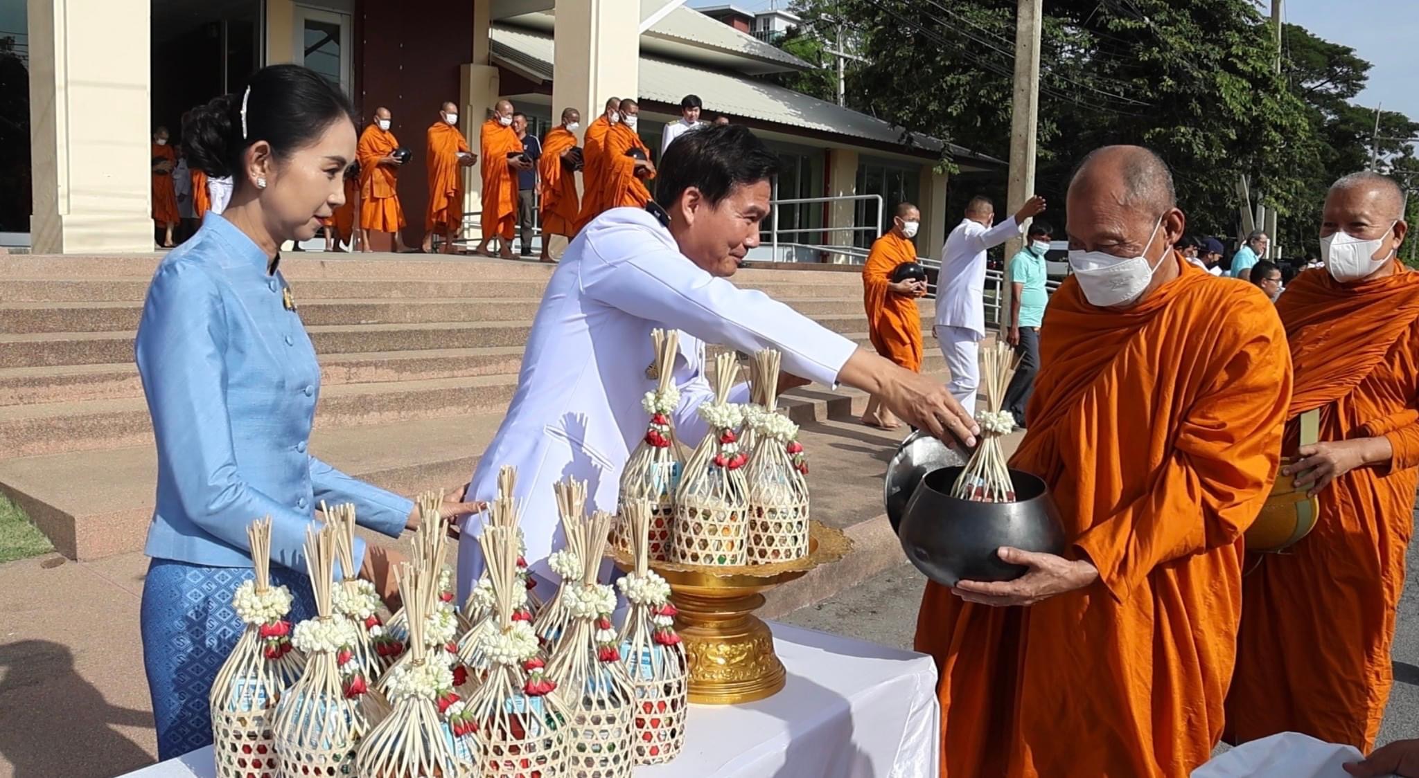 จังหวัดพระนครศรีอยุธยา จัดพิธีทำบุญตักบาตร เพื่อเฉลิมพระเกียรติสมเด็จพระนางเจ้าสิริกิติ์ พระบรมราชินีนาถ พระบรมราชชนนีพันปีหลวง เนื่องในโอกาสเฉลิมพระชนมพรรษา 91 พรรษา 12 สิงหาคม 2566