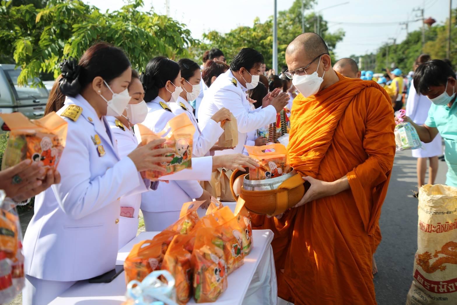 จังหวัดพระนครศรีอยุธยา จัดพิธีทำบุญตักบาตร เพื่อเฉลิมพระเกียรติสมเด็จพระนางเจ้าสิริกิติ์ พระบรมราชินีนาถ พระบรมราชชนนีพันปีหลวง เนื่องในโอกาสเฉลิมพระชนมพรรษา 91 พรรษา 12 สิงหาคม 2566