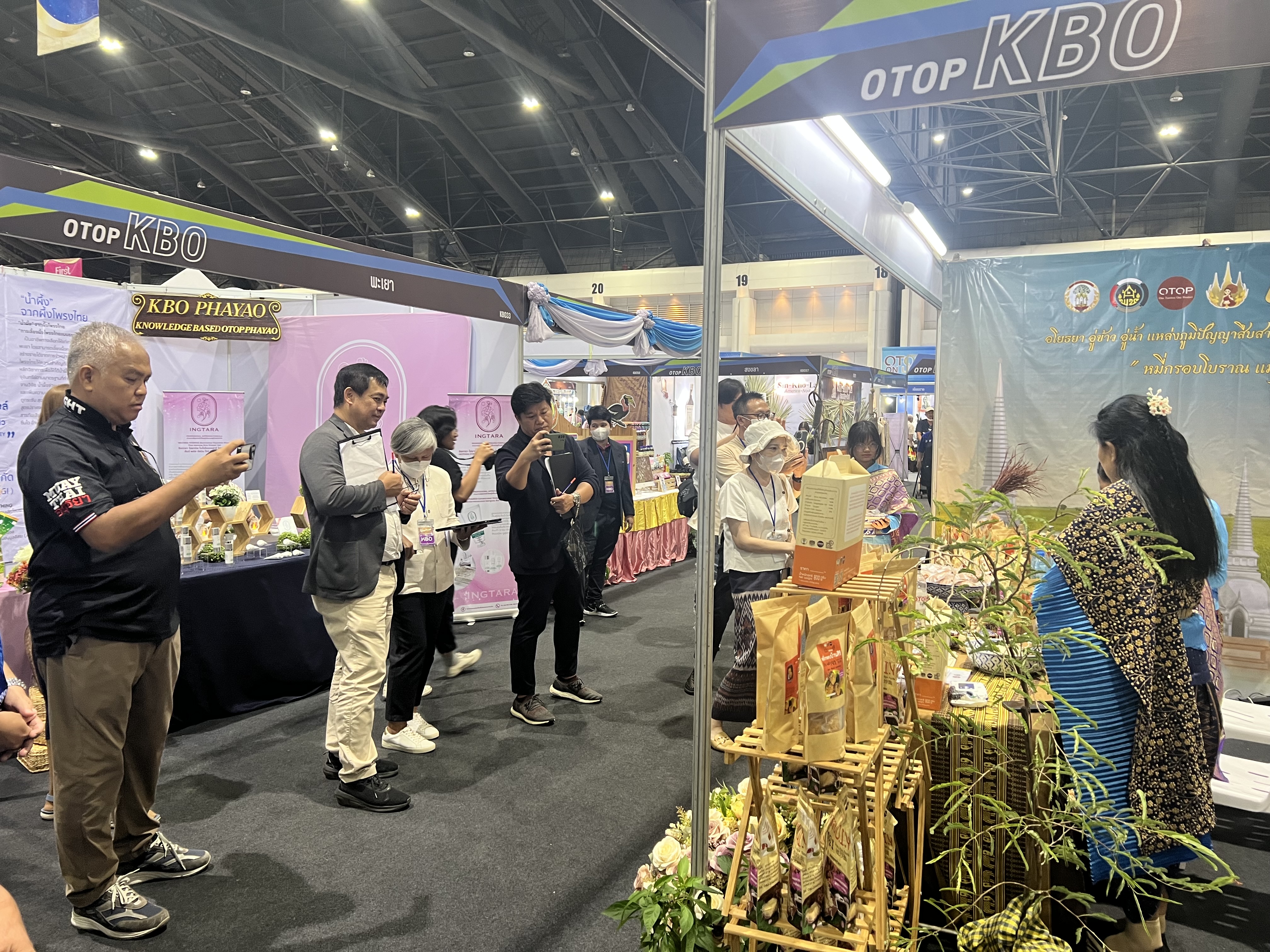 พช.อยุธยา ส่ง KBO “หมี่กรอบโบราณ D.I.Y. by แม่บุญชู” เข้าชิงชนะเลิศระดับประเทศ