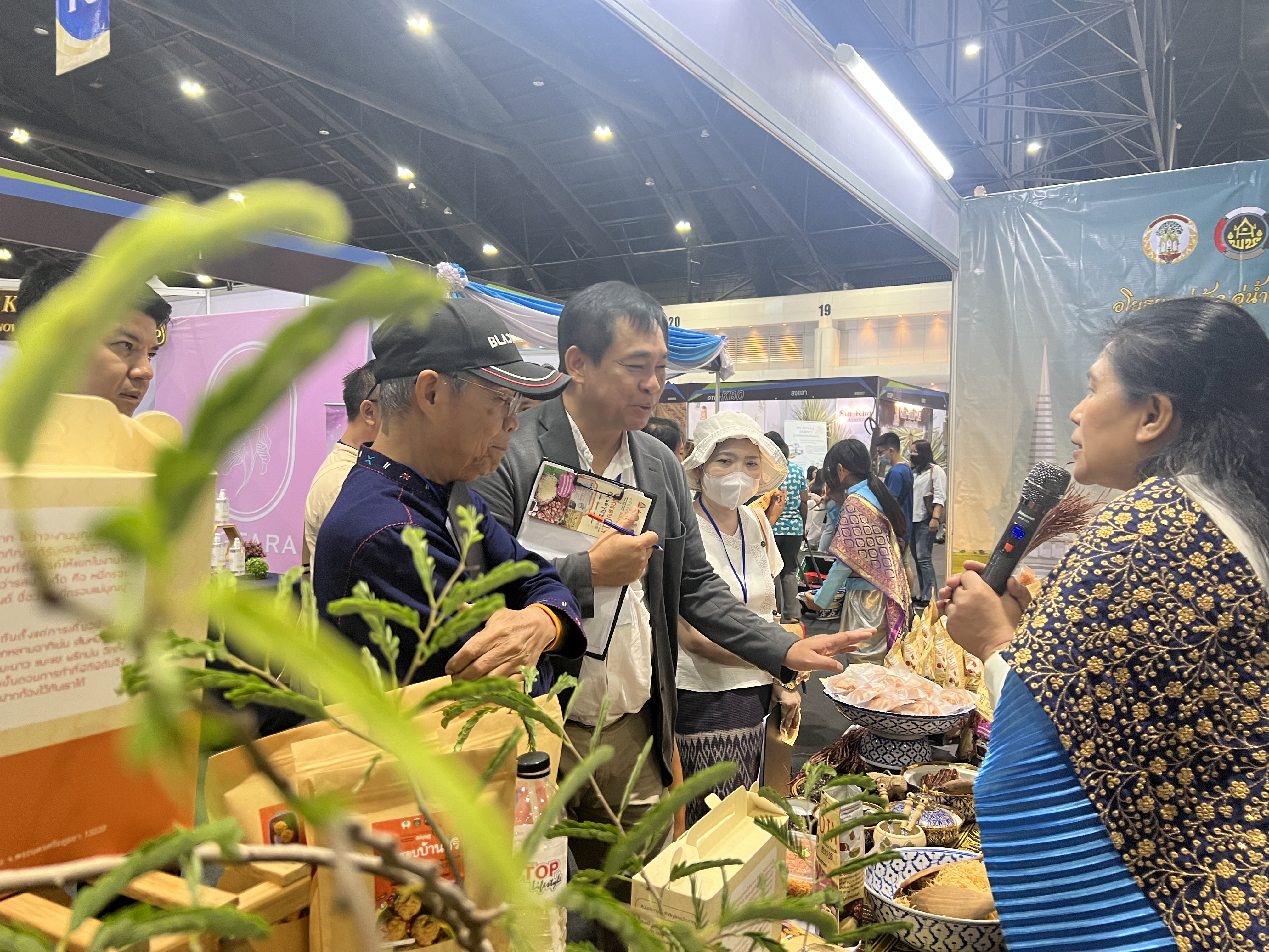 พช.อยุธยา ส่ง KBO “หมี่กรอบโบราณ D.I.Y. by แม่บุญชู” เข้าชิงชนะเลิศระดับประเทศ