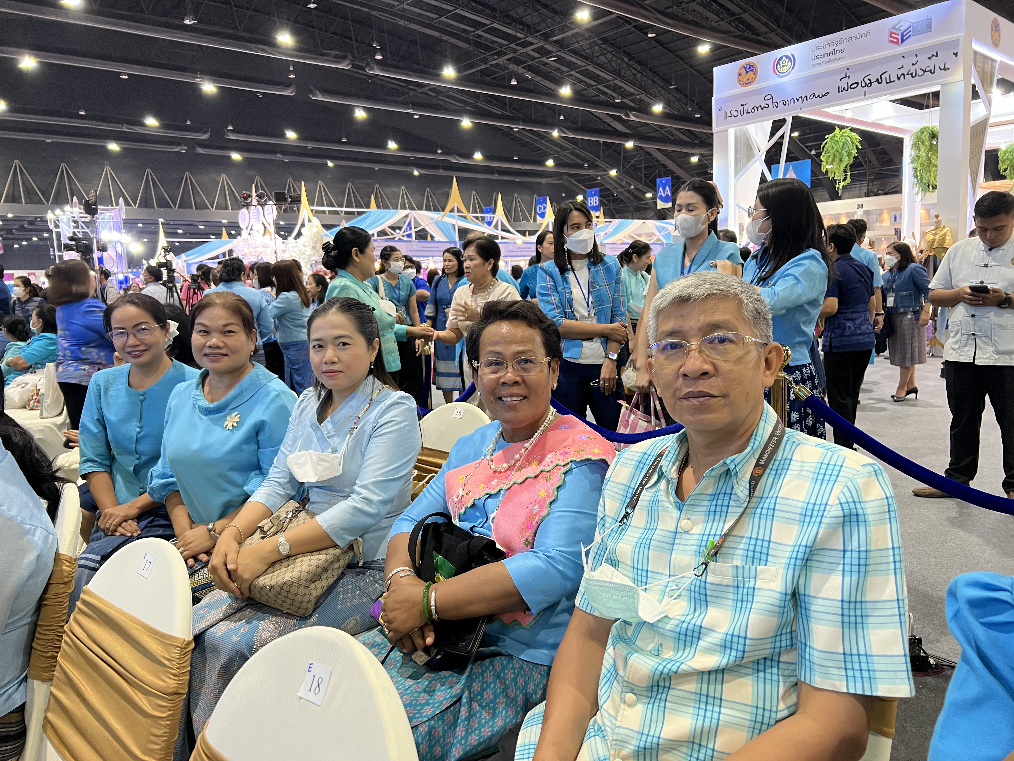 กรมการพัฒนาชุมชน ร่วม พช.อยุธยา เปิดงานศิลปาชีพ ประทีปไทย OTOP หลอมดวงใจ ด้วยพระบารมี “ผ้าทอไทย สายใยแห่งพระเมตตา สร้างอาชีพปวงประชา อย่างยั่งยืน”