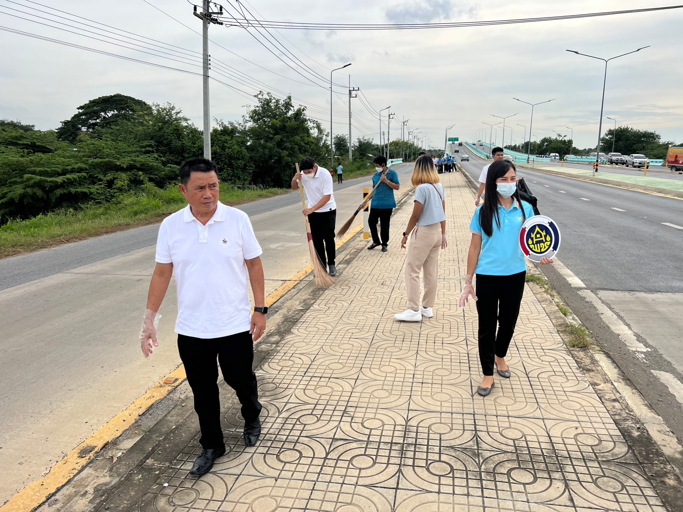 พช.อยุธยา ขานรับ ผู้ว่าฯ ร่วมกิจกรรม “อยุธยาเมืองสะอาด” ปรับสภาพภูมิทัศน์และเก็บขยะบริเวณถนนซีกุน รวมพลังสร้างภาพลักษณ์ที่สวยงามพร้อมต้อนรับนักท่องเที่ยวผู้มาเยือนจังหวัดพระนครศรีอยุธยา
