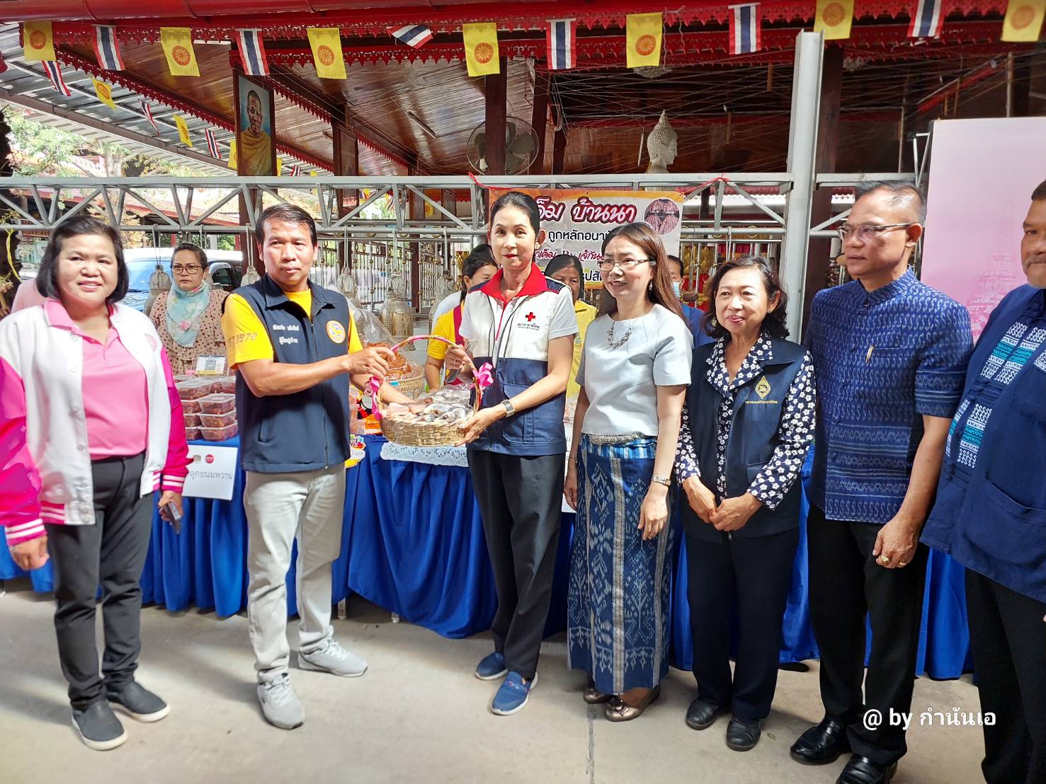 พัฒนาชุมชน ร่วมกับ จังหวัดพระนครศรีอยุธยา และ พมจ. บูรณาการหน่วยงานรัฐ ออกหน่วยเคลื่อนที่ ช่วยเหลือ เยี่ยมเยียนพี่น้องประชาชน “คนอยุธยา..ไม่ทิ้งใครไว้ข้างหลัง” พร้อมเกื้อหนุนโครงการวัดประชารัฐสร้างสุขอย่างยั่งยืน ในพื้นที่อำเภอมหาราช