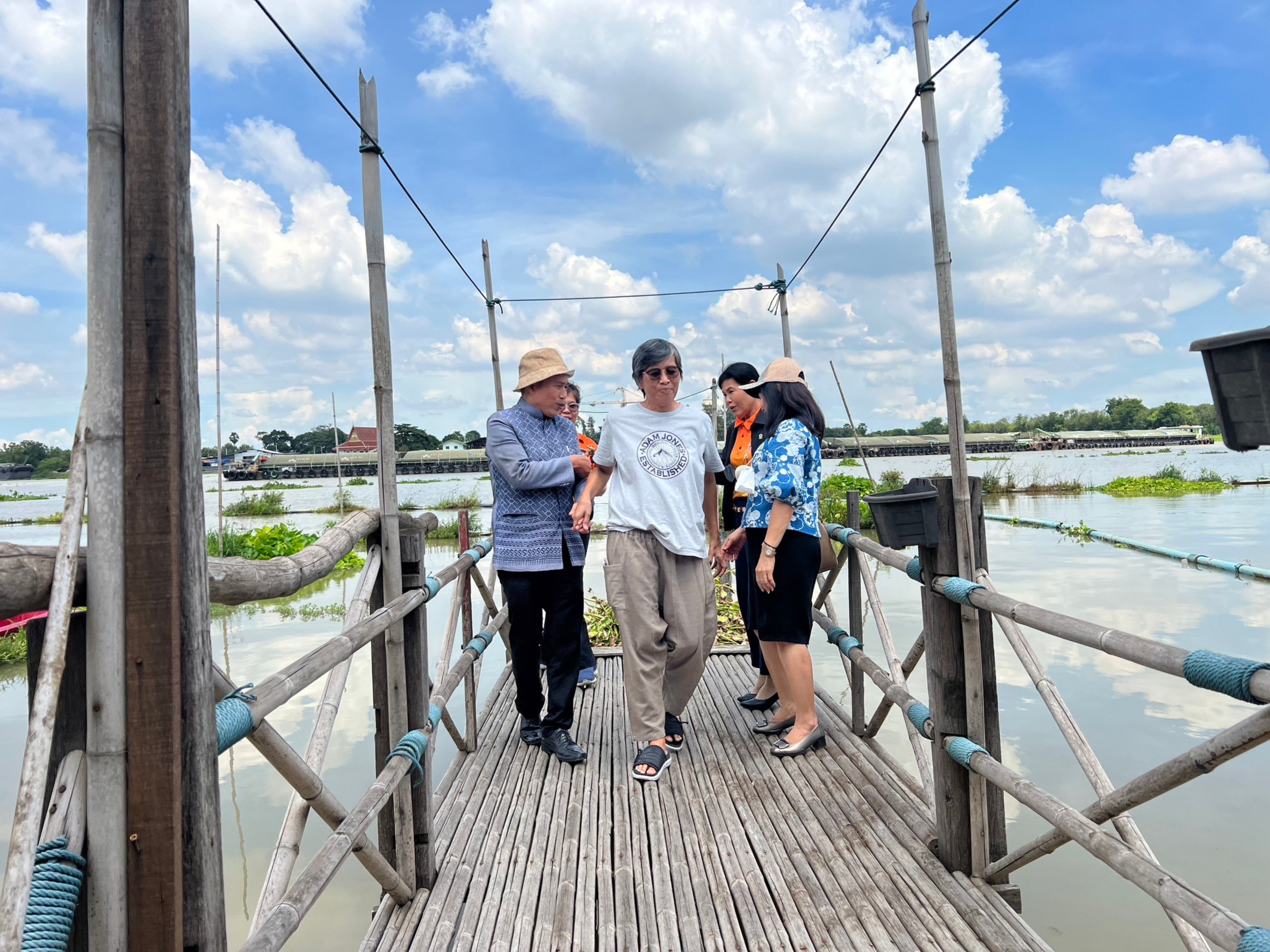 🔹พช.พระนครศรีอยุธยา  พัฒนาการจังหวัด เสริมแกร่ง กลุ่มวิสาหกิจชุมชนบ้านผักตบชวาไม้ “สวะริมน้ำ สู่งานศิลป์ระดับสากล”