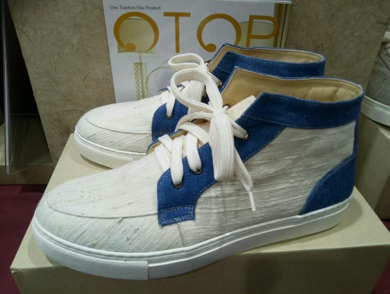 🔹พช.พระนครศรีอยุธยา  พัฒนาการจังหวัด เสริมแกร่ง กลุ่มวิสาหกิจชุมชนบ้านผักตบชวาไม้ “สวะริมน้ำ สู่งานศิลป์ระดับสากล”