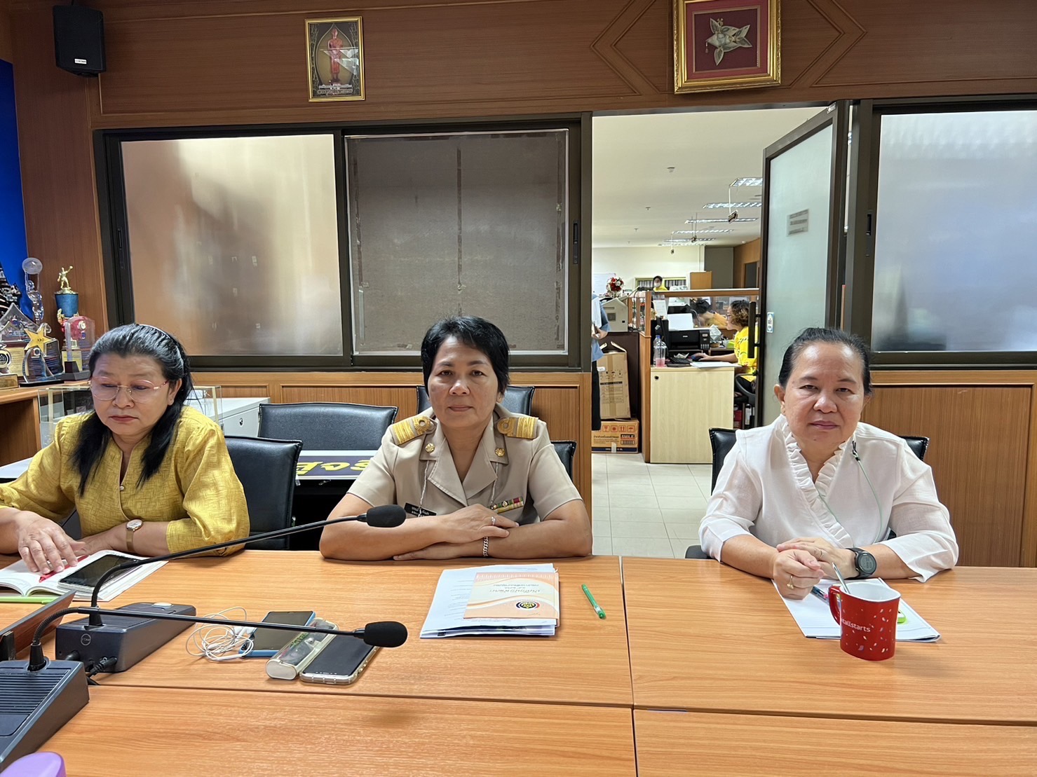 พช.อยุธยา ร่วมประชุมกรมการพัฒนาชุมชน ครั้งที่ 9/2566 ผ่านระบบ TV พช.