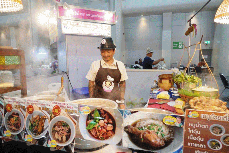 พช.อยุธยา จับมือผู้ประกอบการ OTOP ลุยจำหน่ายสินค้างาน OTOP Midyear 2023