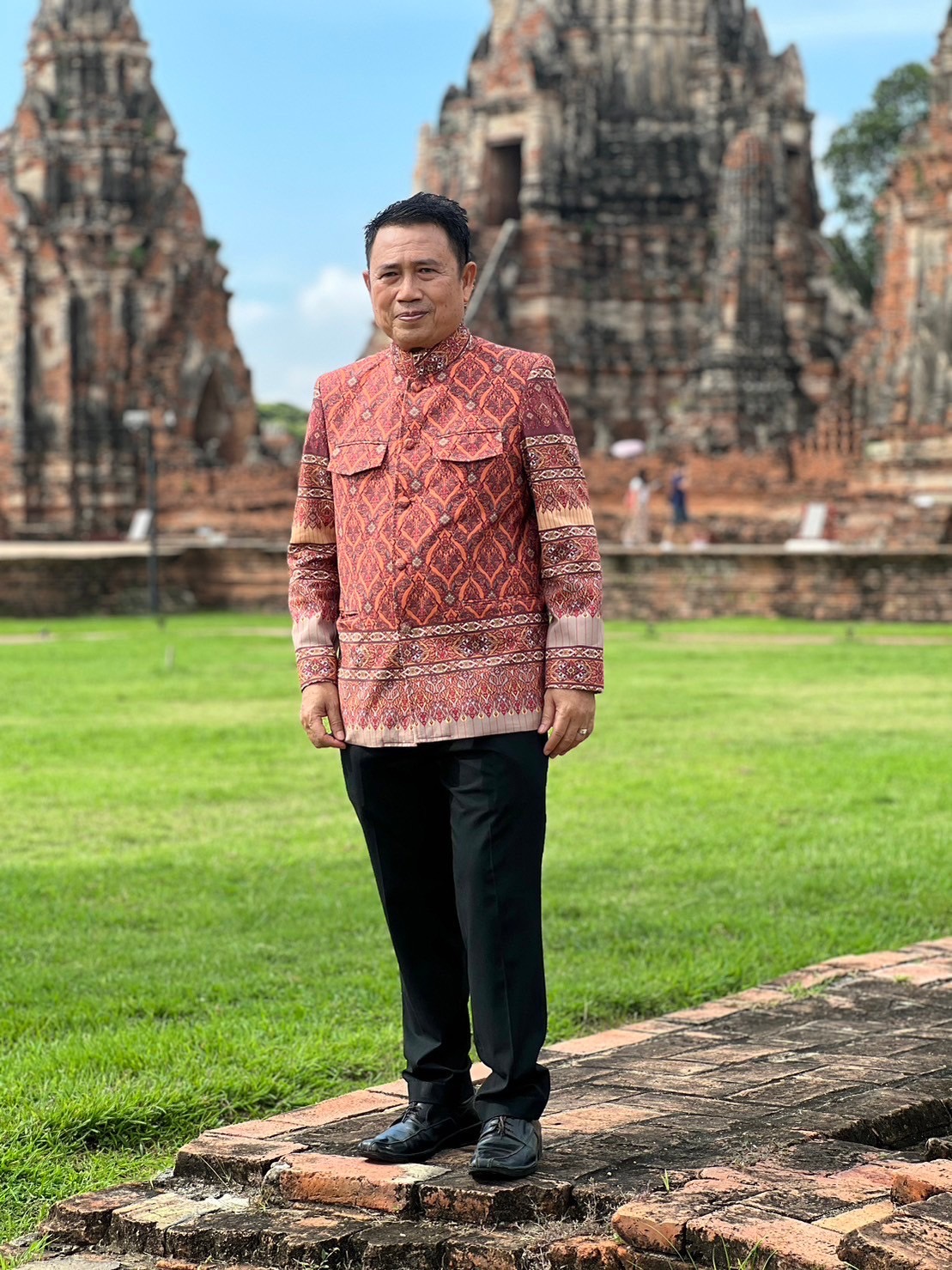 ผู้ว่าฯอยุธยา จับมือส่วนราชการ รณรงค์สวมใส่ชุดไทย