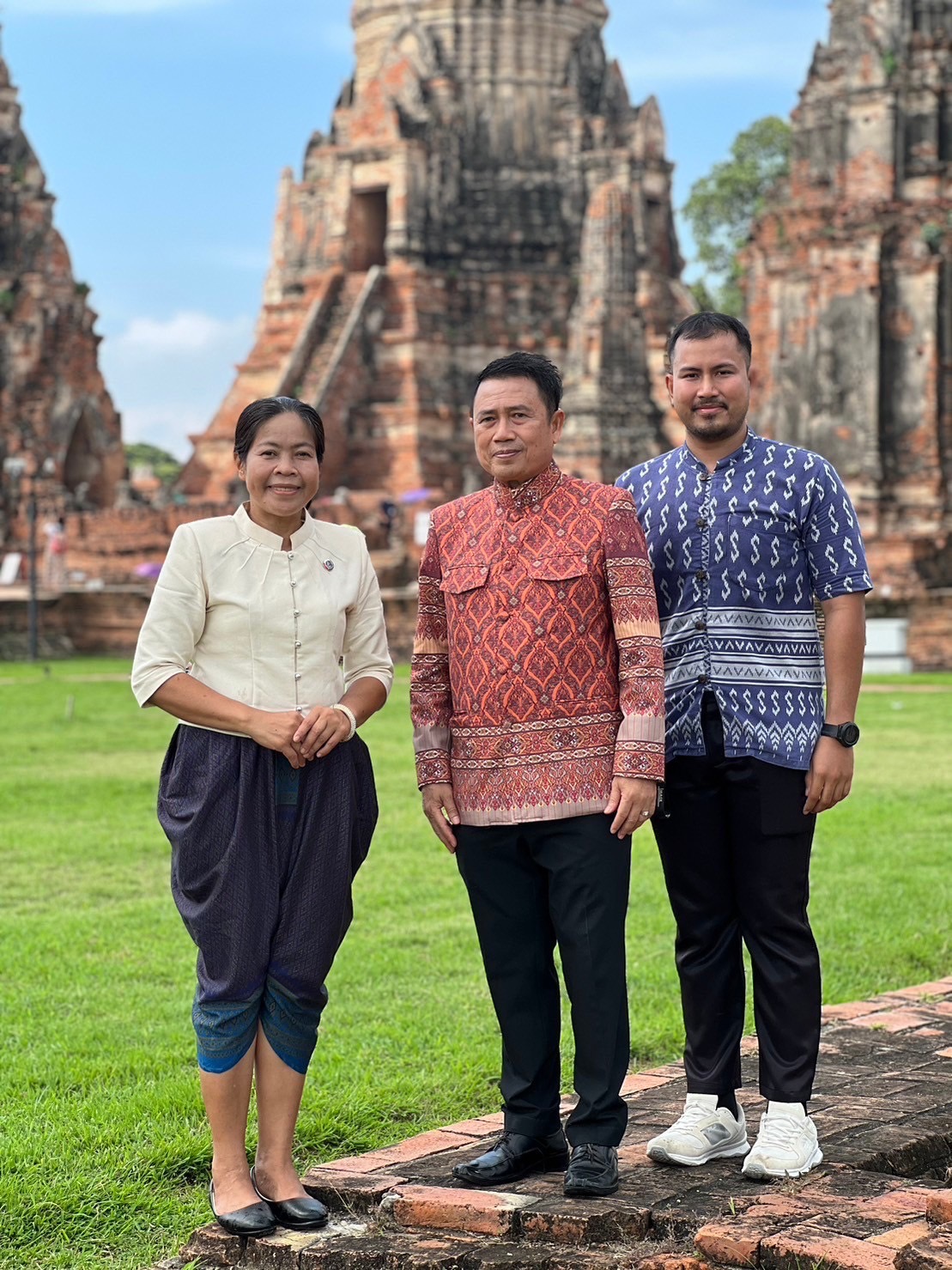 ผู้ว่าฯอยุธยา จับมือส่วนราชการ รณรงค์สวมใส่ชุดไทย