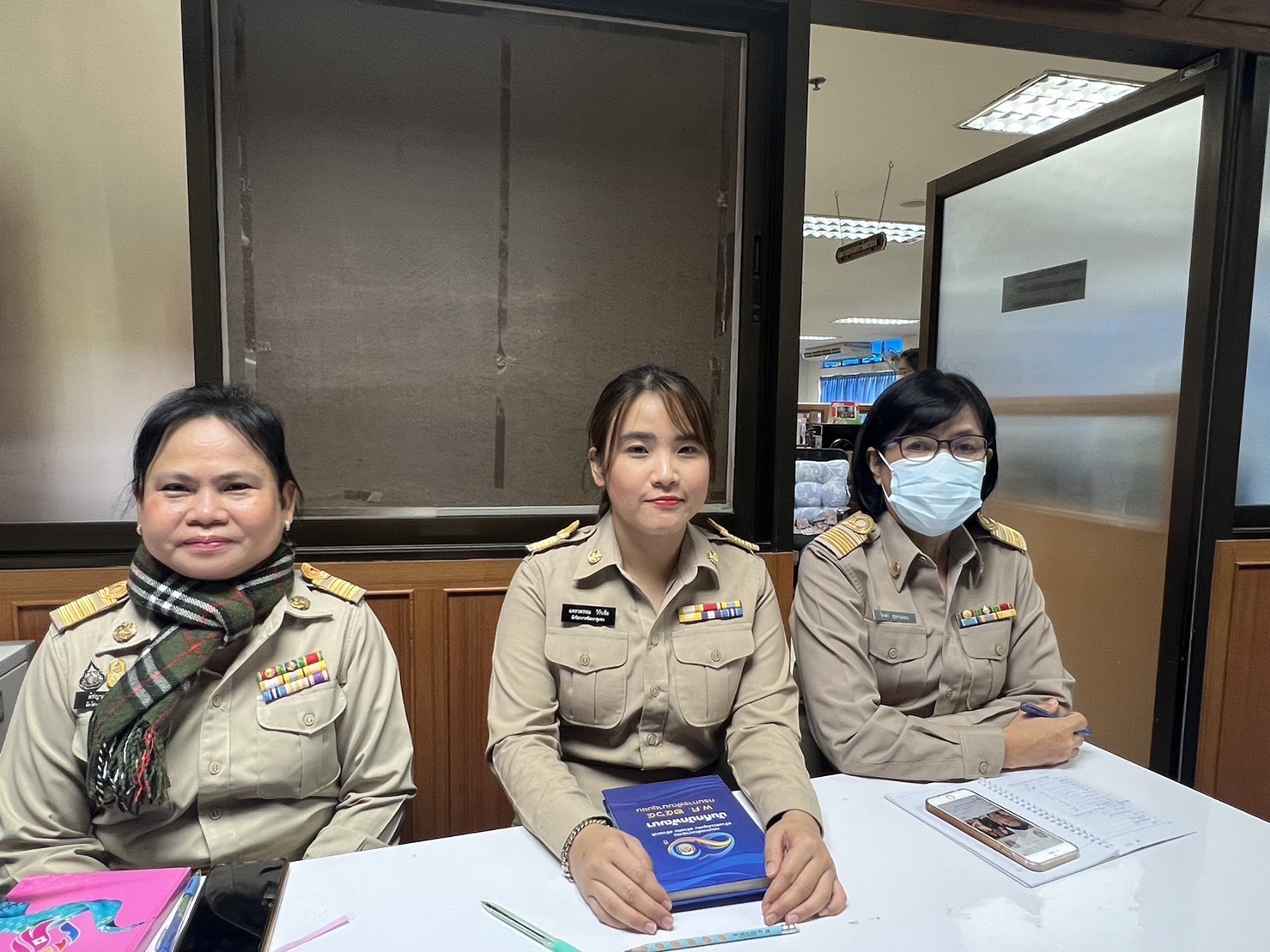 สำนักพัฒนาชุมชนจังหวัดพระนครศรีอยุธยา ควงภาคีเครือข่ายพัฒนาชุมชน ประชุมรับมอบนโยบายและแนวทางการดำเนินงานของรัฐมนตรีว่าการกระทรวงมหาดไทย