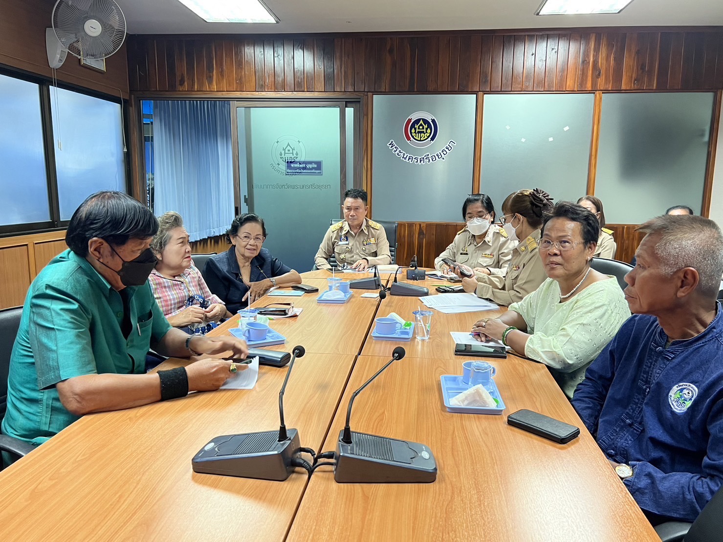 สำนักพัฒนาชุมชนจังหวัดพระนครศรีอยุธยา ควงภาคีเครือข่ายพัฒนาชุมชน ประชุมรับมอบนโยบายและแนวทางการดำเนินงานของรัฐมนตรีว่าการกระทรวงมหาดไทย