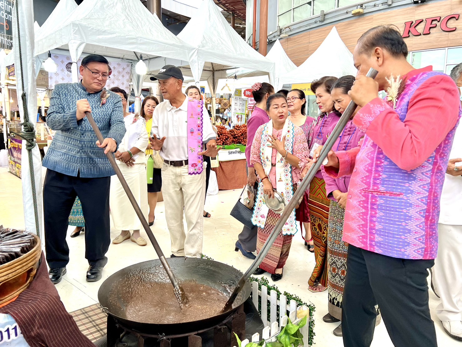 พช.พระนครศรีอยุธยา  ร่วมพิธีเปิดมหกรรมOTOP ปทุมธานีสานสัมพันธ์พระนครศรีอยุธยา