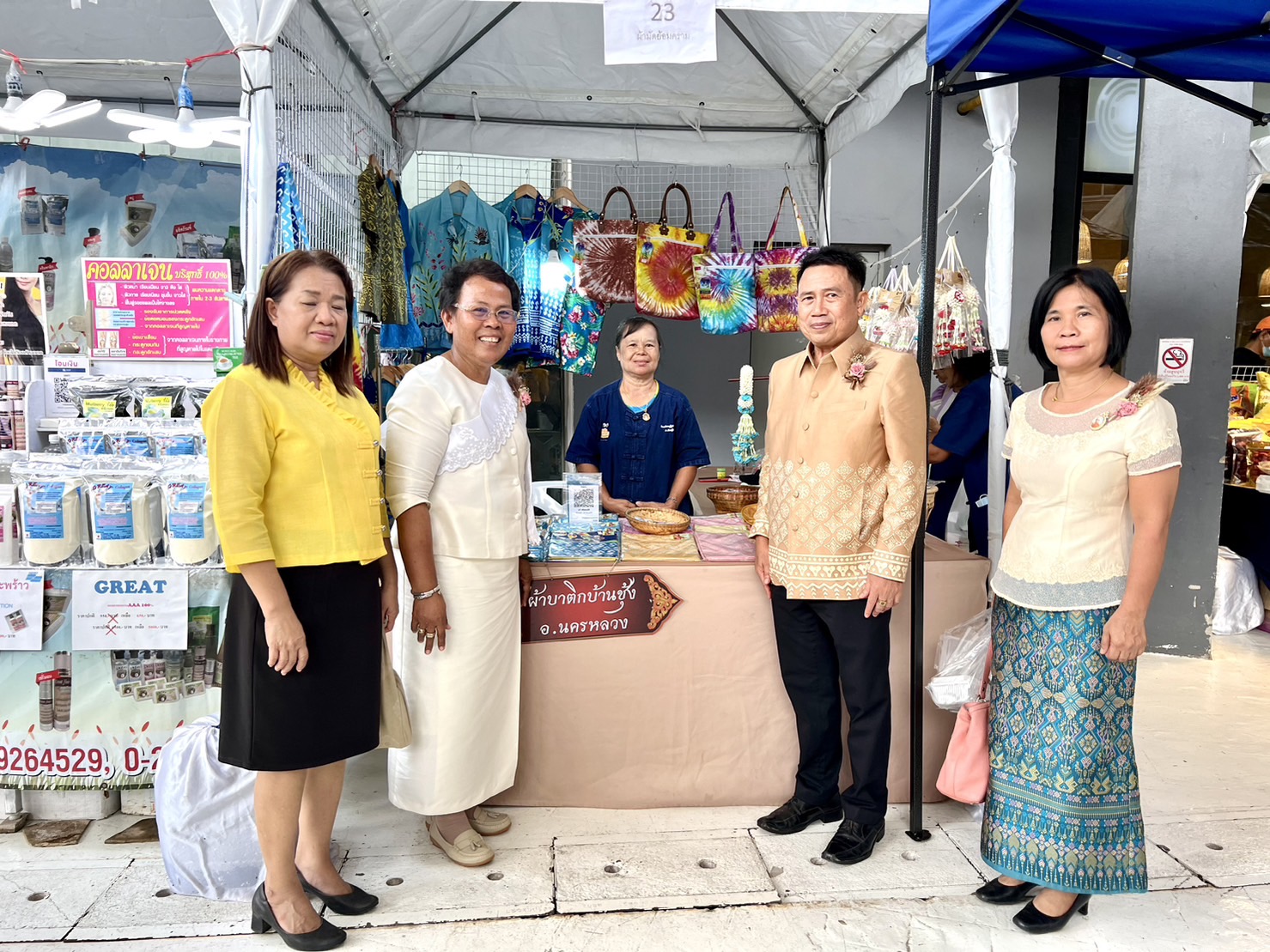พช.พระนครศรีอยุธยา  ร่วมพิธีเปิดมหกรรมOTOP ปทุมธานีสานสัมพันธ์พระนครศรีอยุธยา