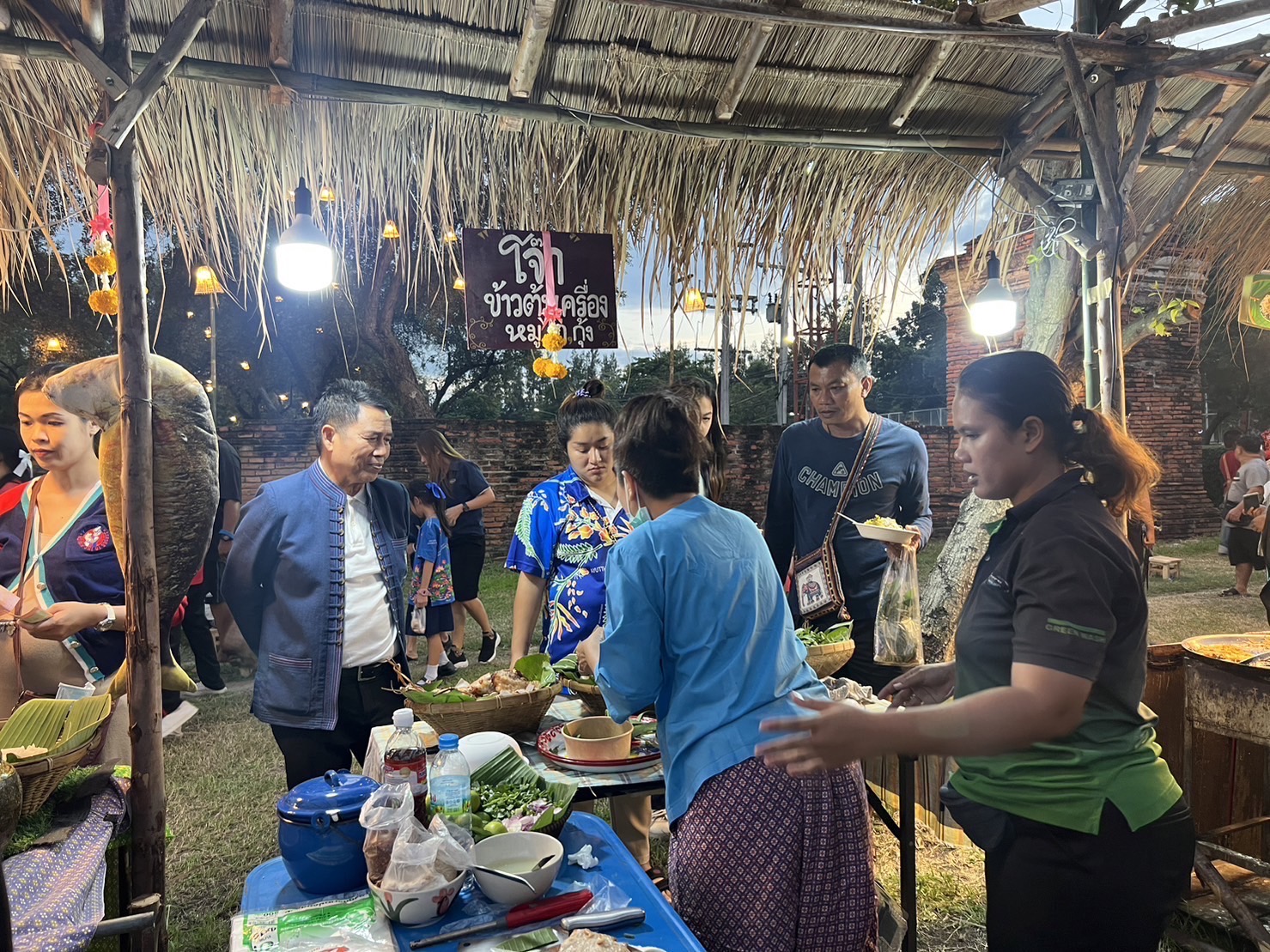 เปิดแล้ว “อยุธยาไนท์มาร์เก็ต” ตลาดย้อนยุคยามค่ำคืน