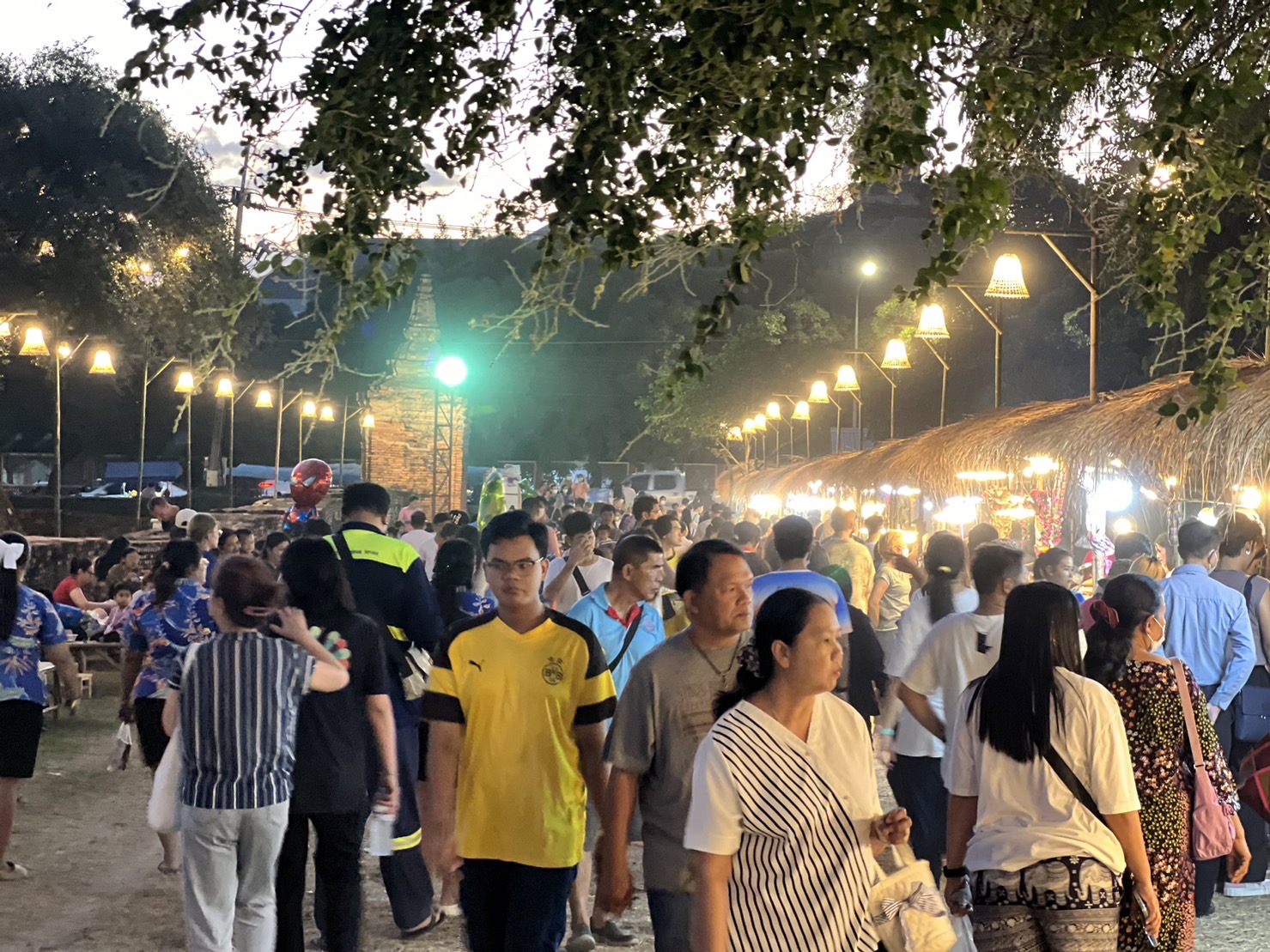 “อยุธยาไนท์มาร์เก็ต” ตลาดย้อนยุคยามค่ำคืน ใจกลางมรดกโลก