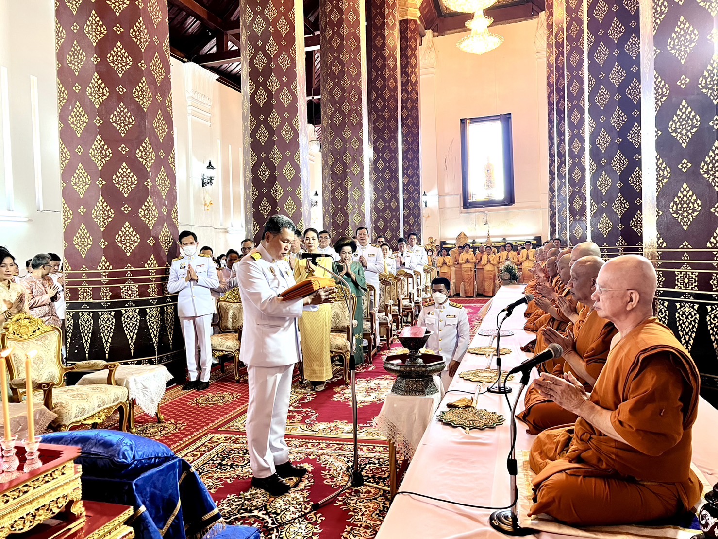ปลัดกระทรวงมหาดไทย ถวายผ้าพระกฐินพระราชทานวัดหน้าพระเมรุราชิการาม