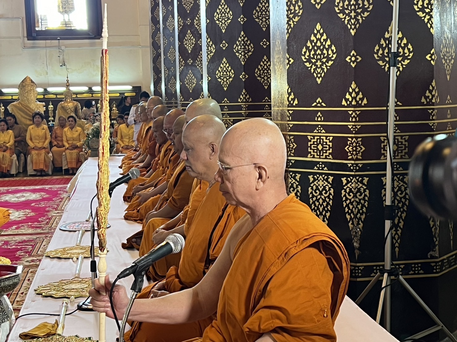 ปลัดกระทรวงมหาดไทย ถวายผ้าพระกฐินพระราชทานวัดหน้าพระเมรุราชิการาม