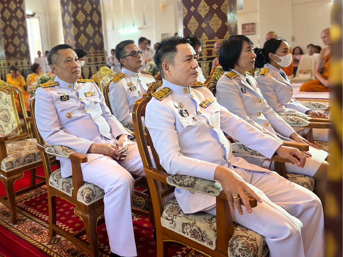 ปลัดกระทรวงมหาดไทย ถวายผ้าพระกฐินพระราชทานวัดหน้าพระเมรุราชิการาม