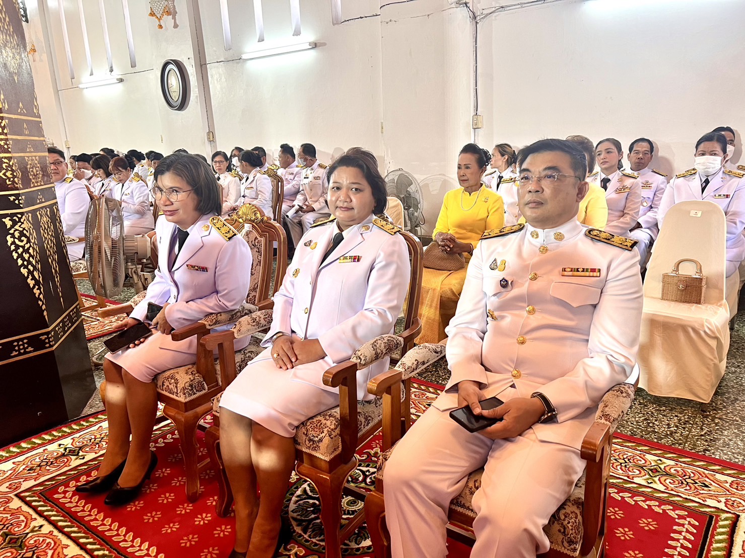 ปลัดกระทรวงมหาดไทย ถวายผ้าพระกฐินพระราชทานวัดหน้าพระเมรุราชิการาม